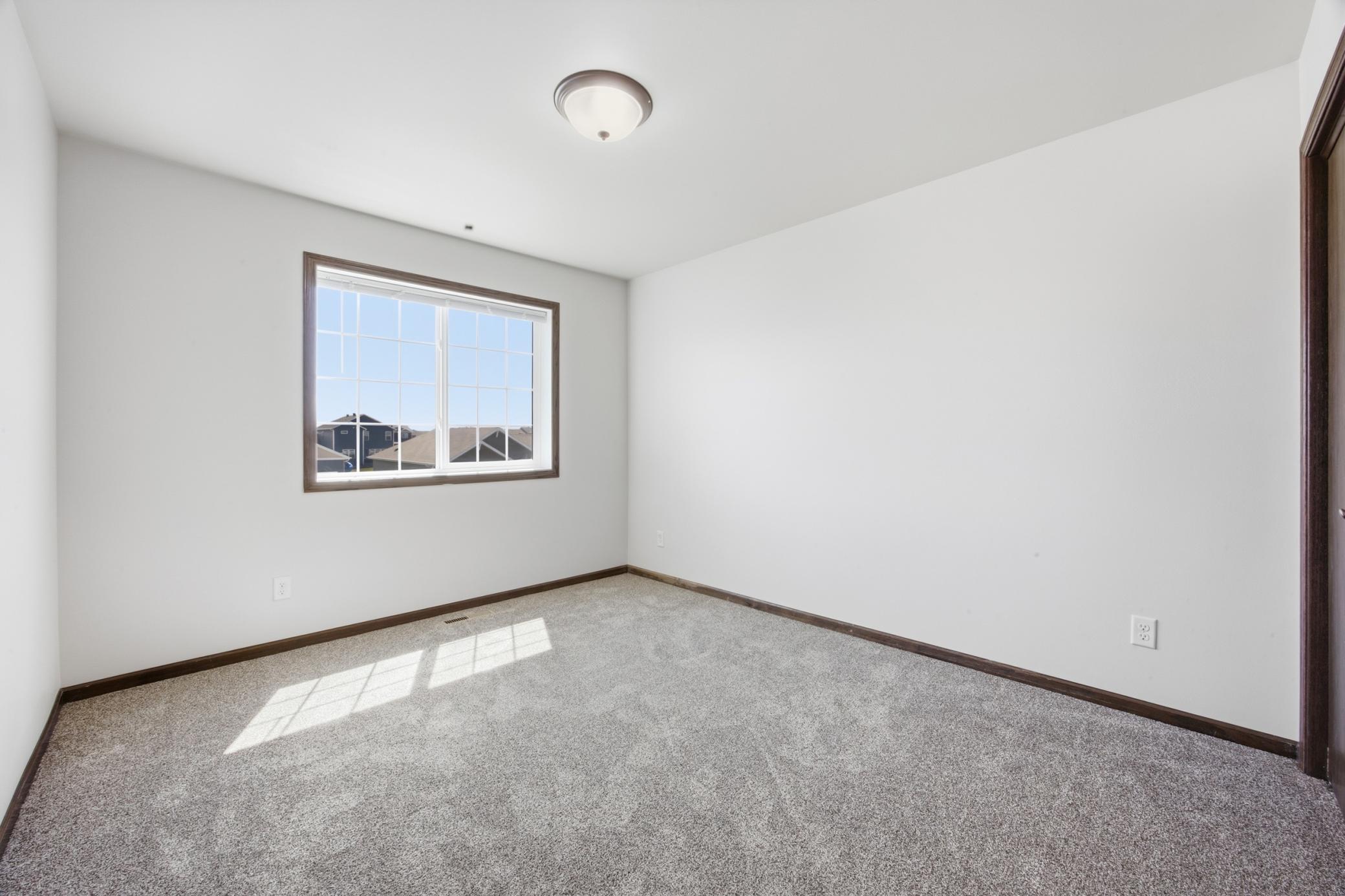 1206 Commander Drive W Property Photo 18