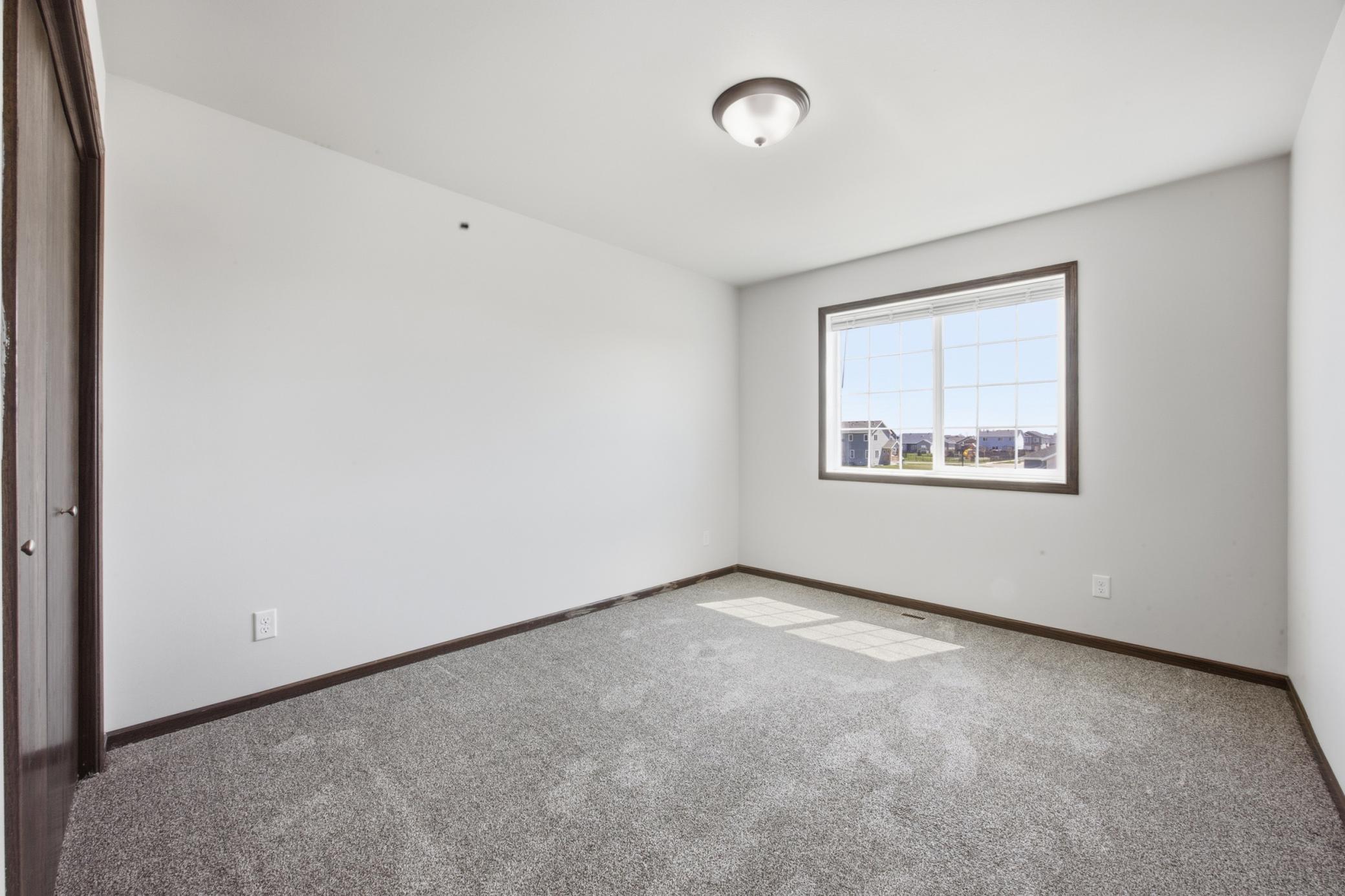 1206 Commander Drive W Property Photo 20