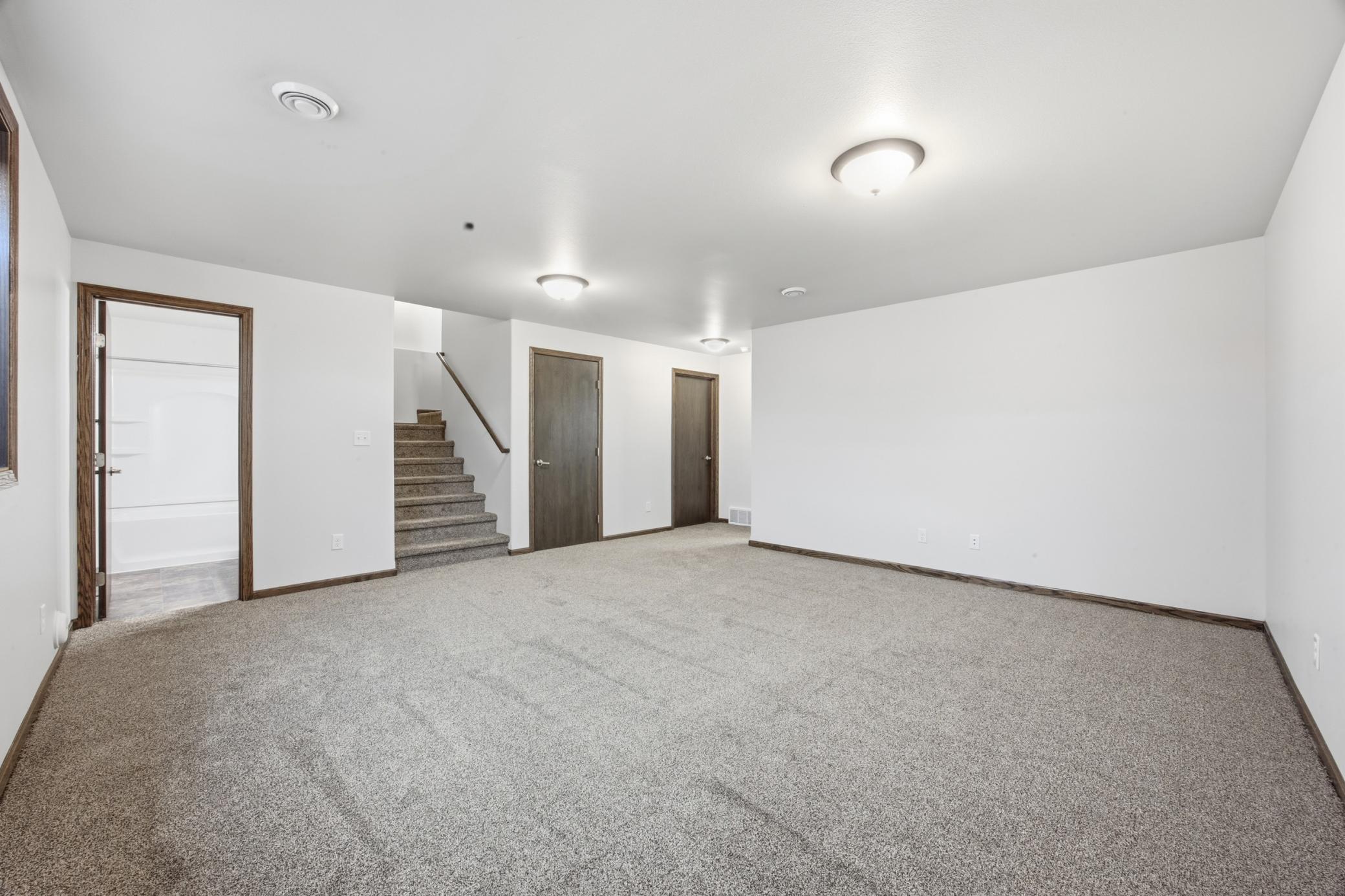1206 Commander Drive W Property Photo 24