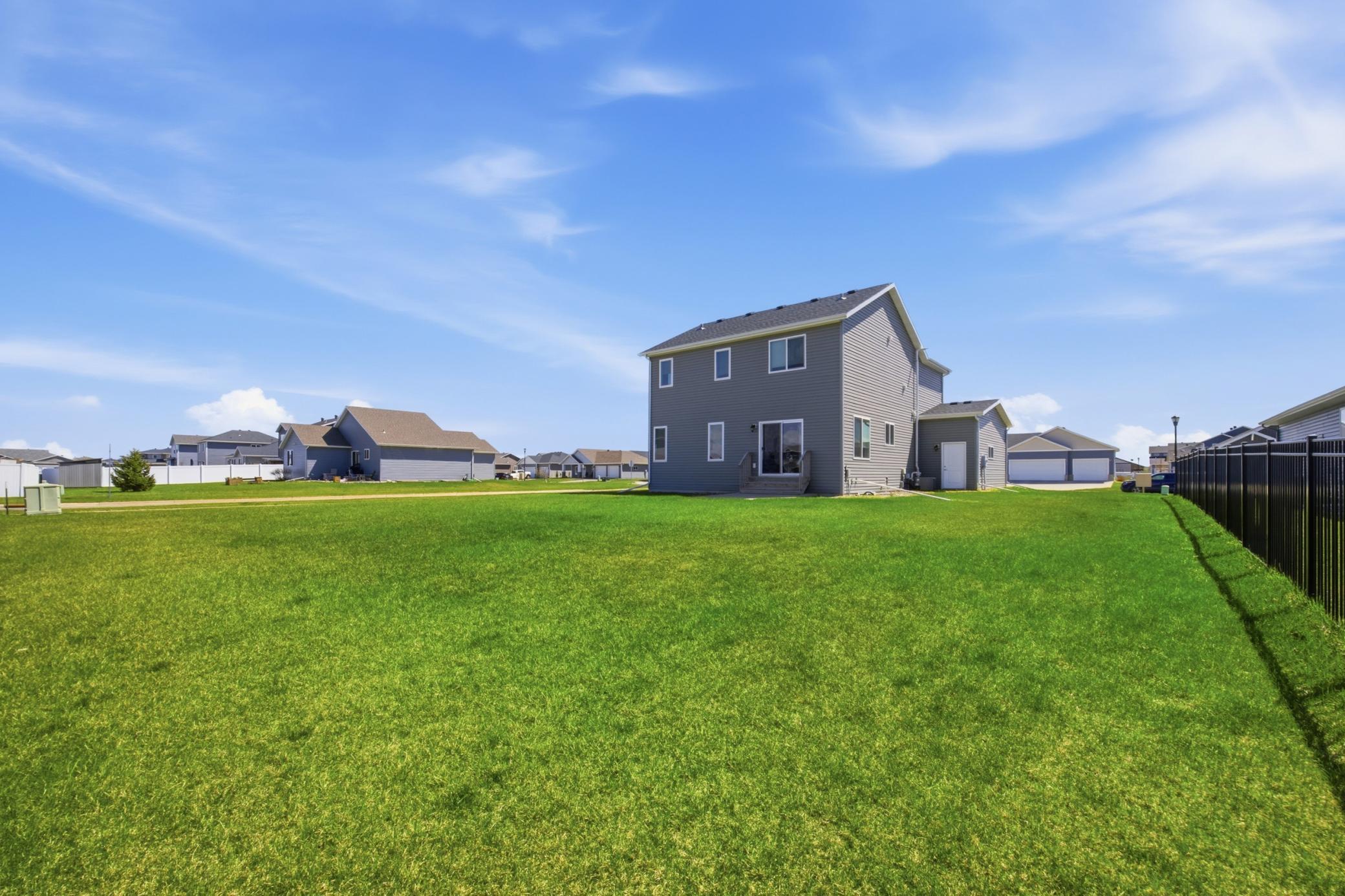 1206 Commander Drive W Property Photo 32
