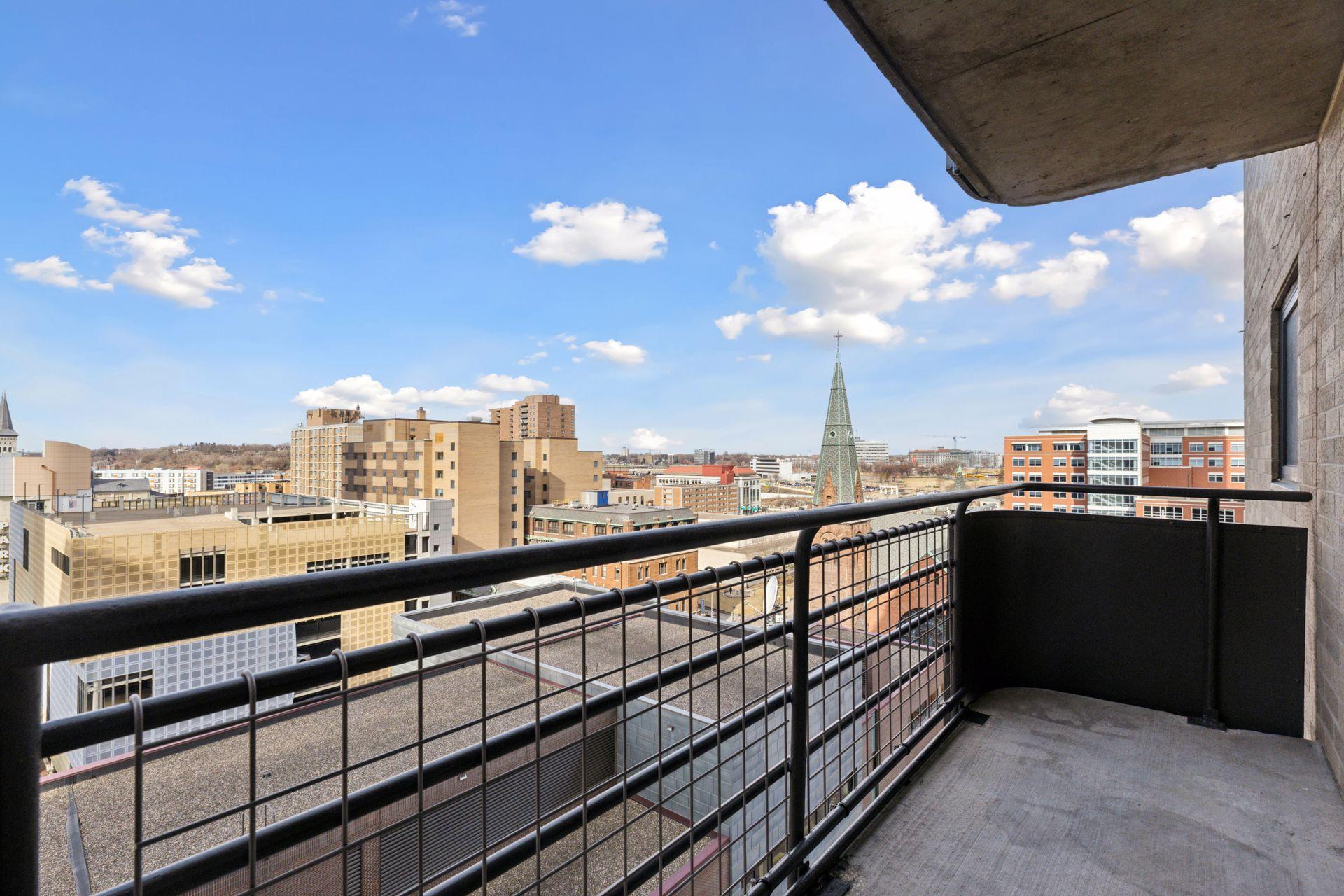 66 9th Street E 1609 Property Photo 1