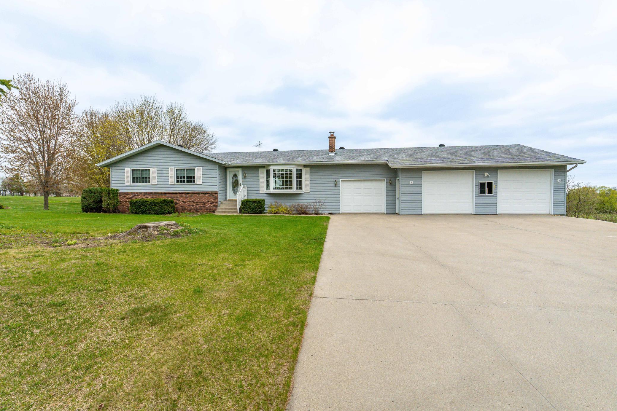 16990 River Oaks Boulevard Property Photo 2