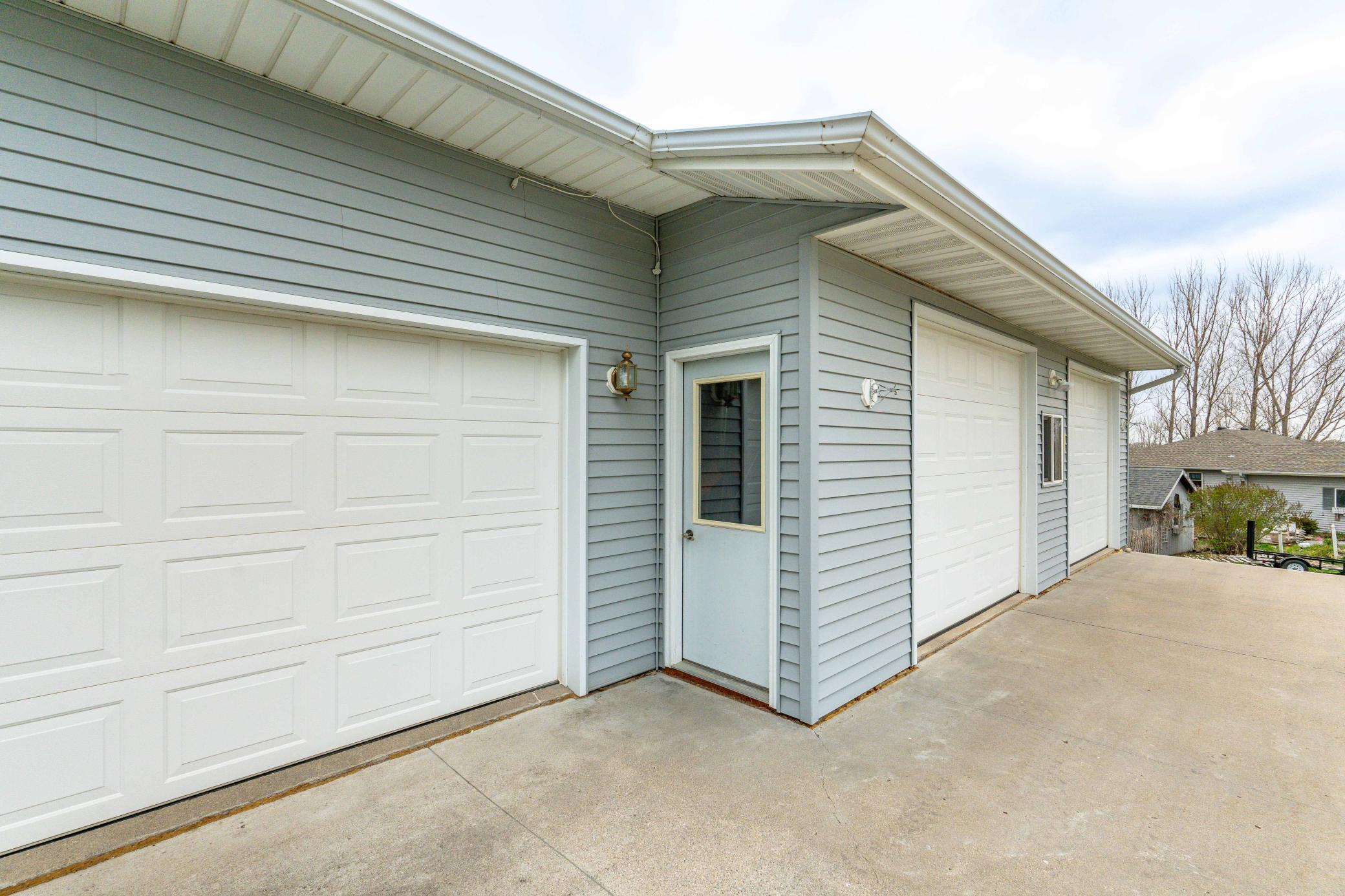 16990 River Oaks Boulevard Property Photo 4