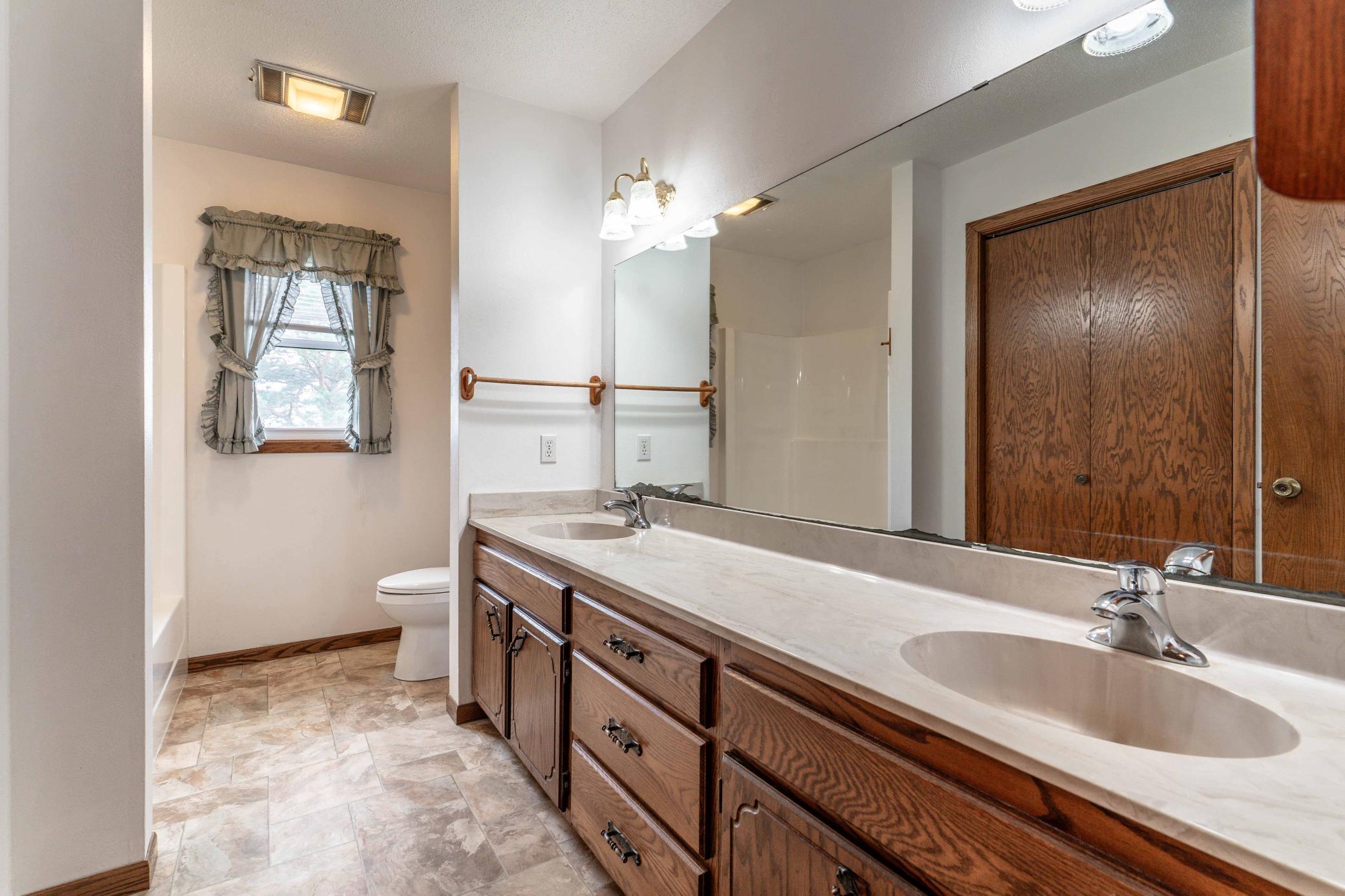 16990 River Oaks Boulevard Property Photo 44