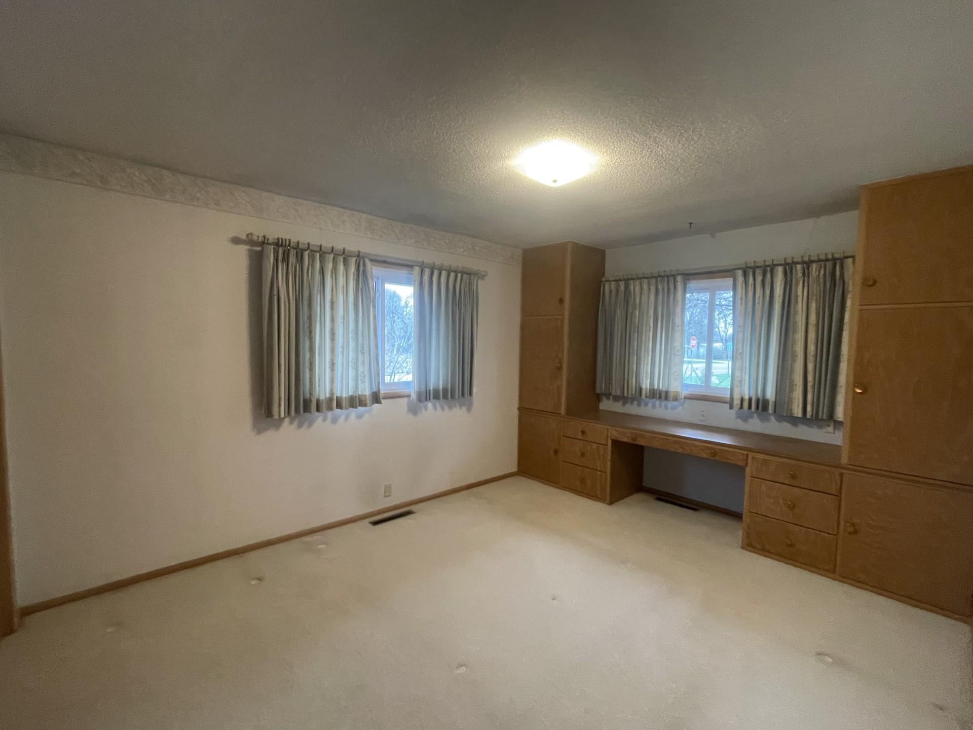 775 2nd Street E Property Photo 3