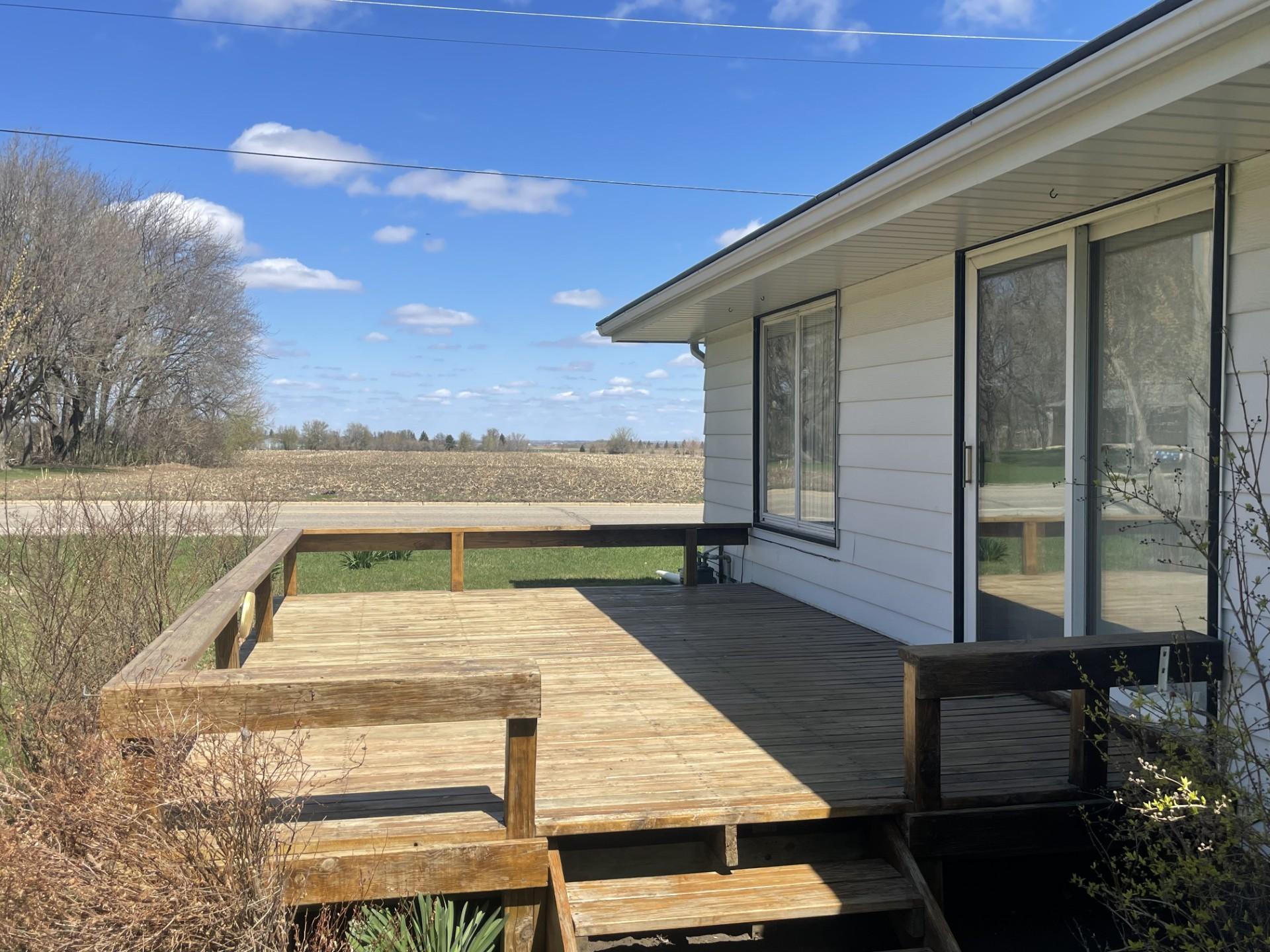775 2nd Street E Property Photo 4