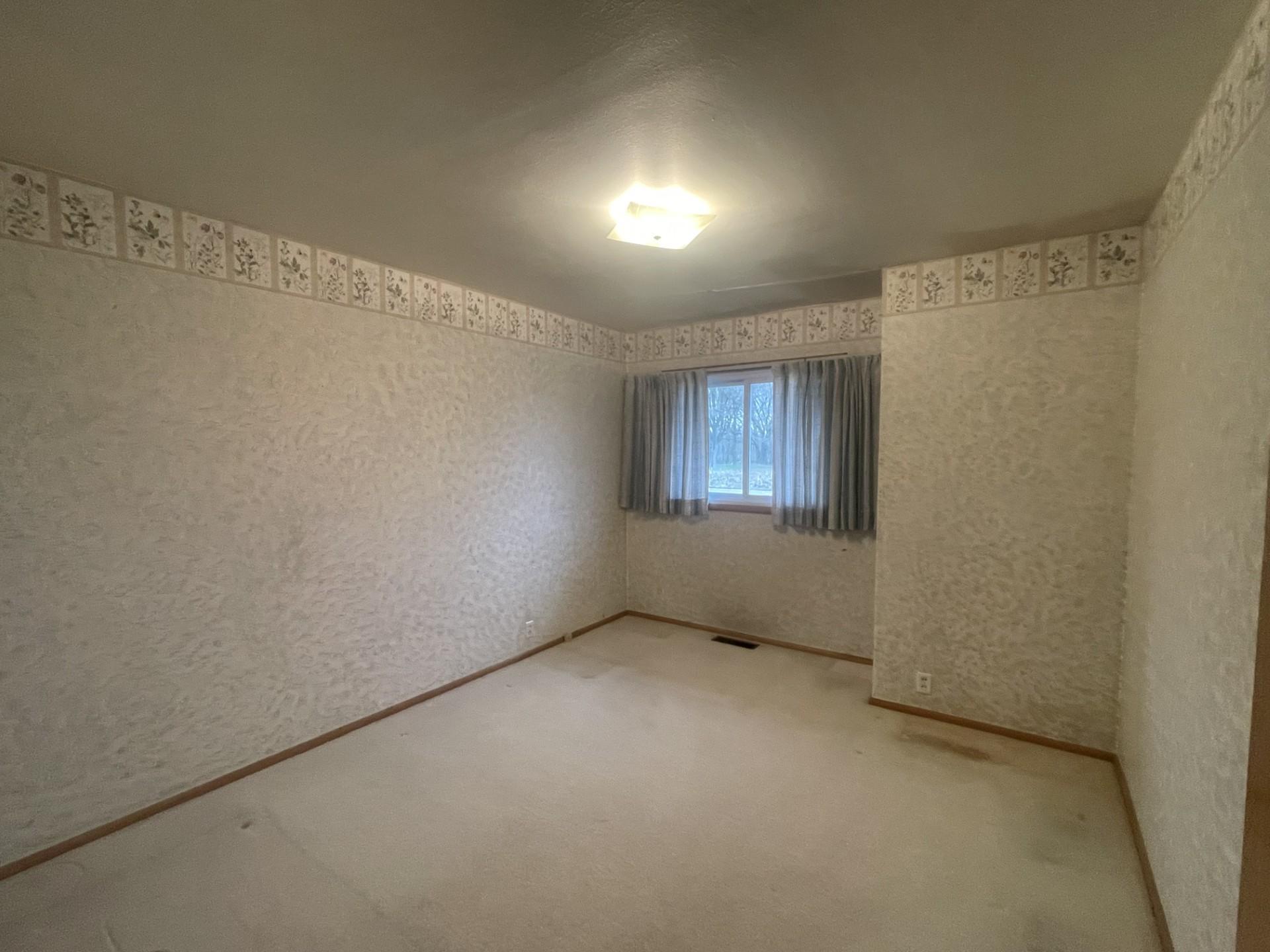 775 2nd Street E Property Photo 6