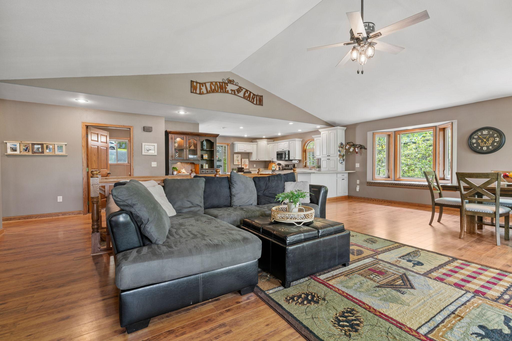 10039 Amigo Trail Property Photo 4