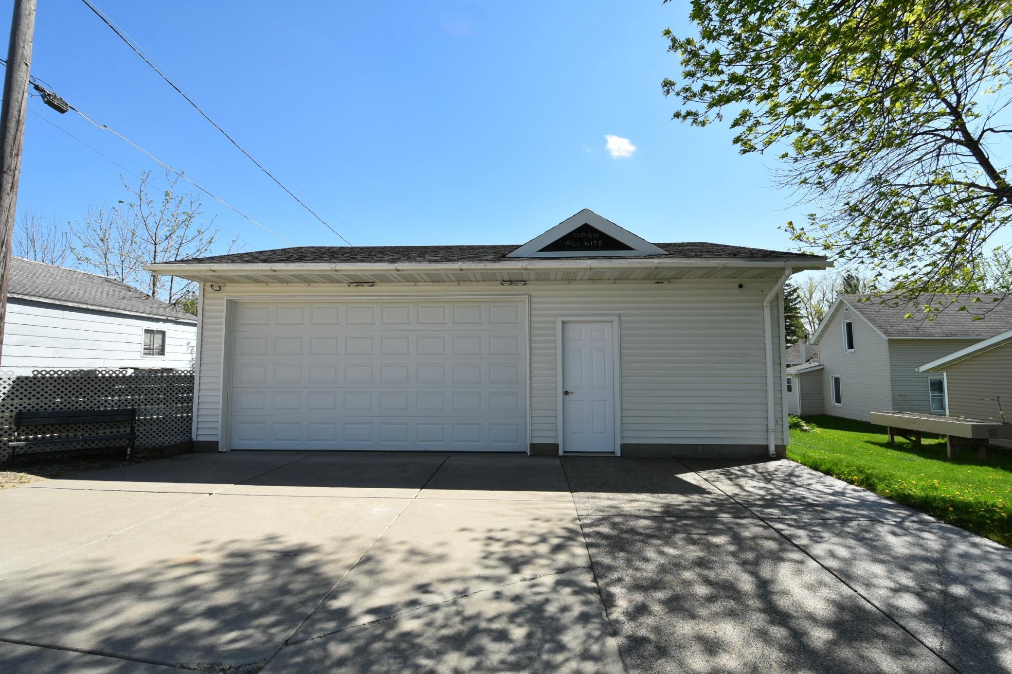 131 E 7th Street Property Photo 5