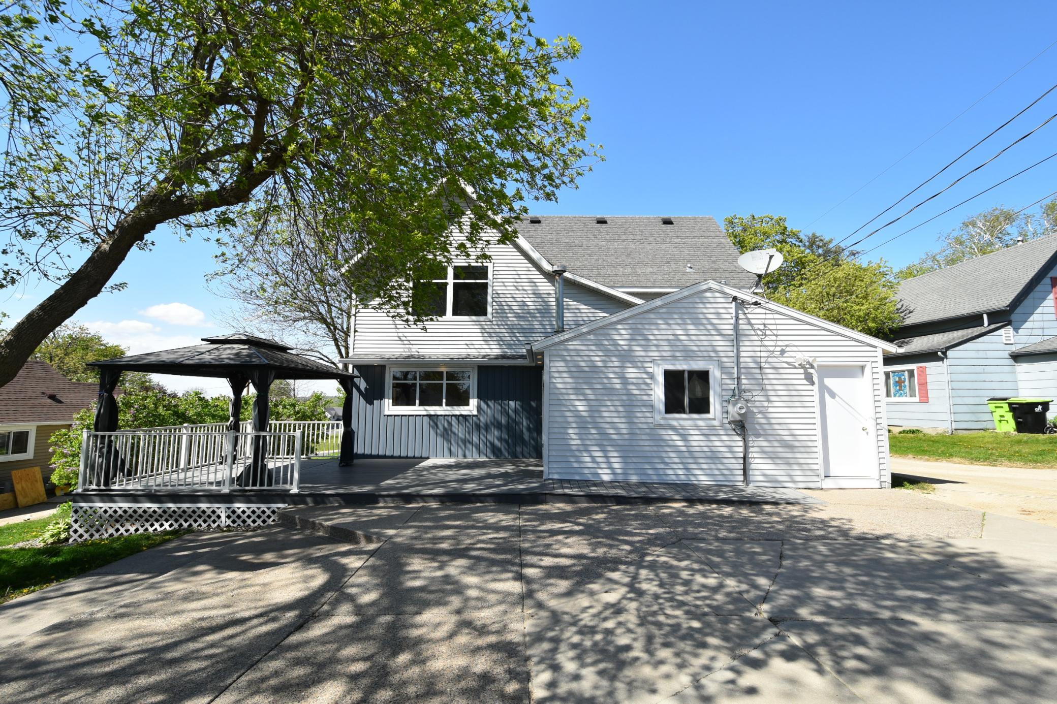 131 E 7th Street Property Photo 8