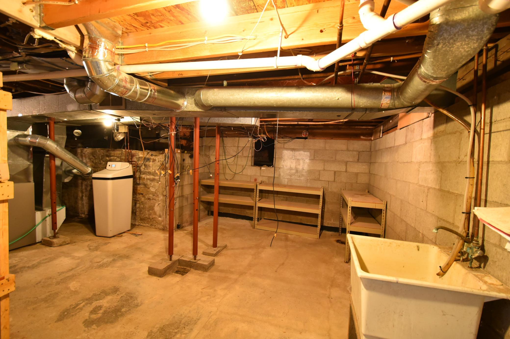 131 E 7th Street Property Photo 49