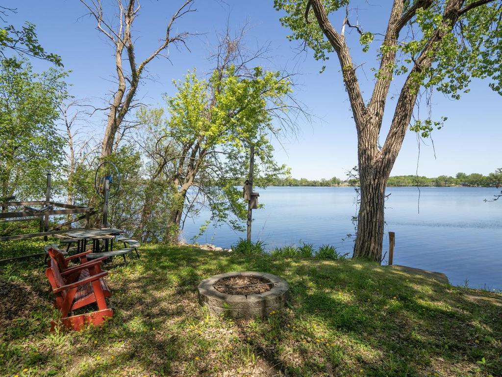 527 Marian Street Property Photo 3