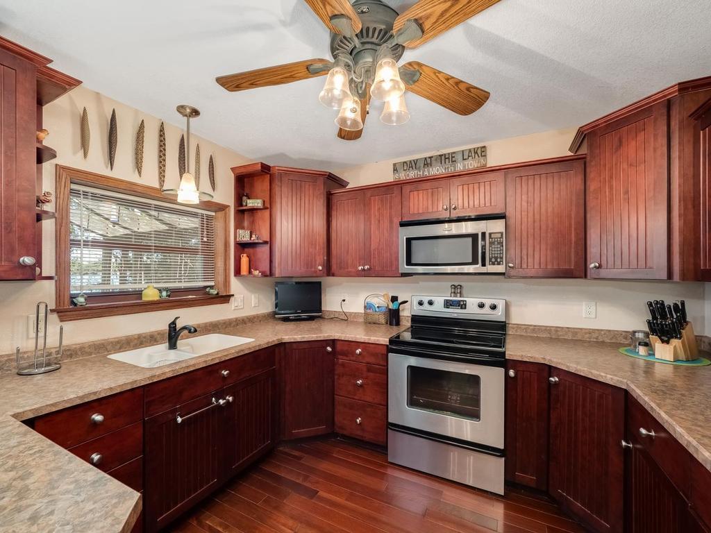 527 Marian Street Property Photo 31