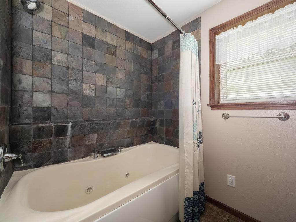 527 Marian Street Property Photo 35
