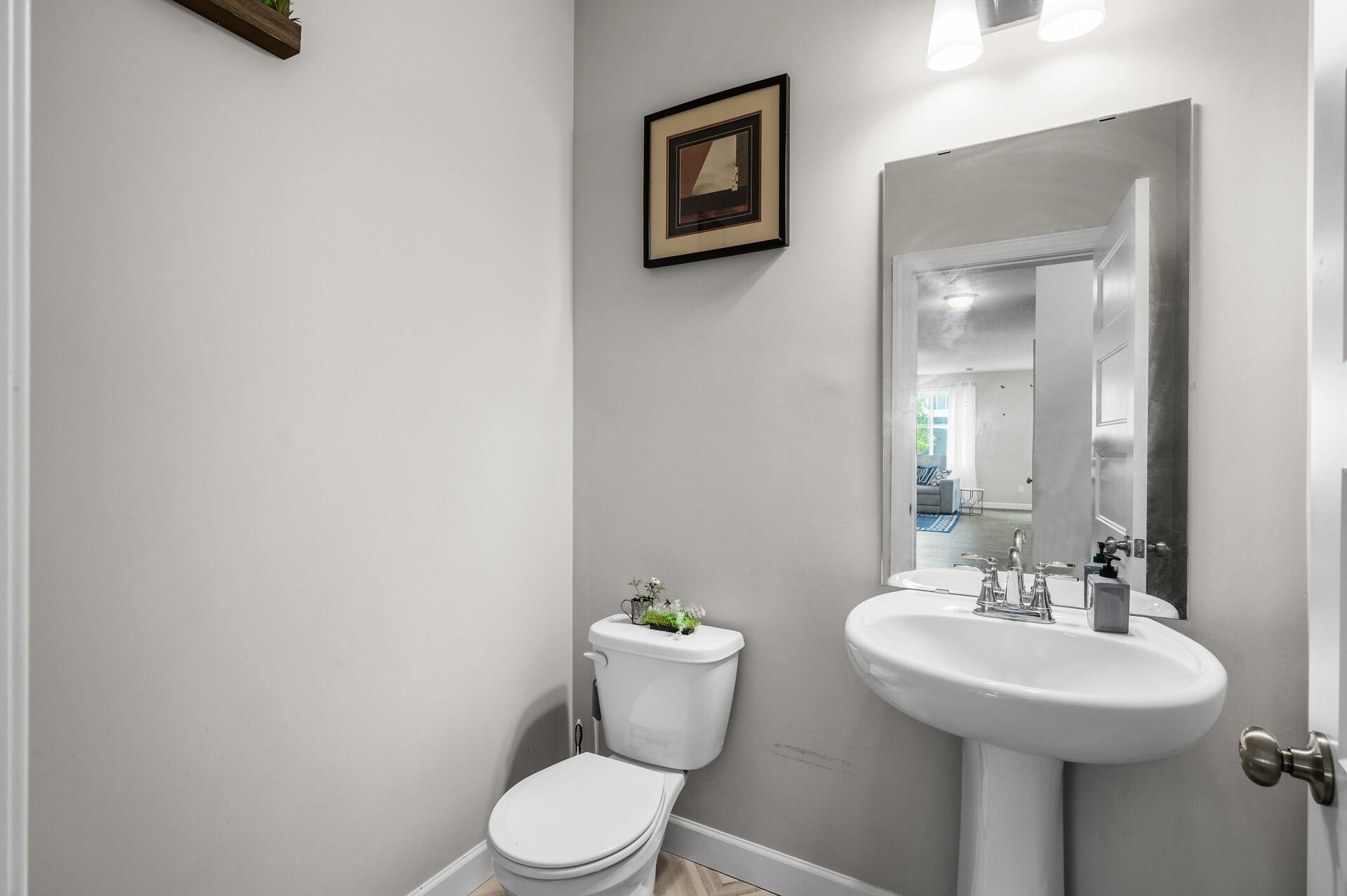 2117 Cleveland Lane S Property Photo 15