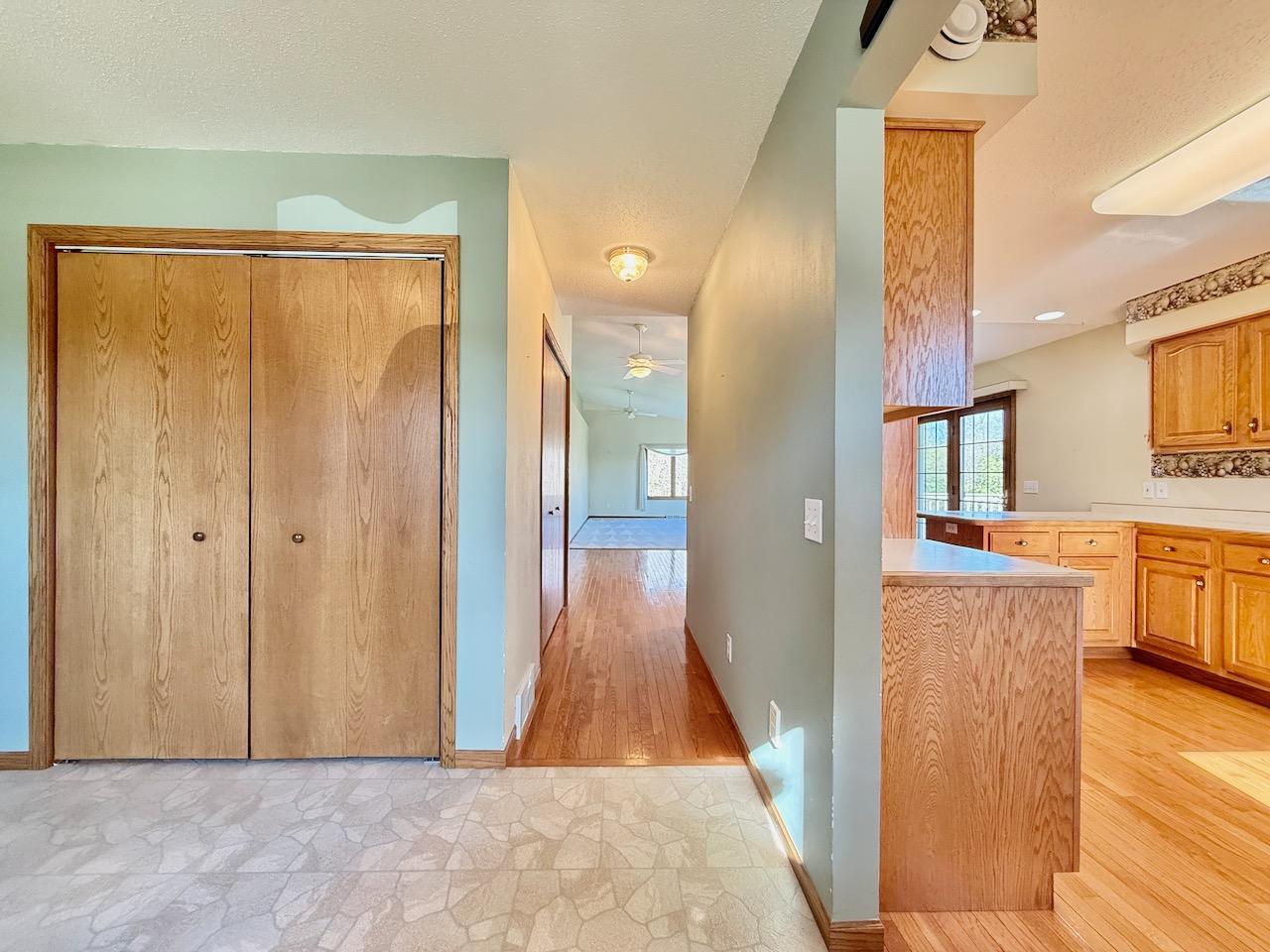 1400 S Cascade Street Property Photo 6