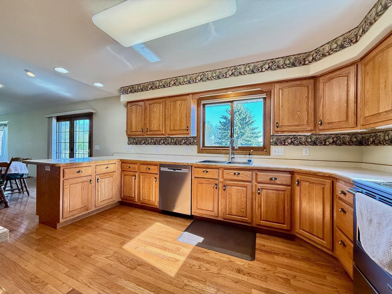1400 S Cascade Street Property Photo 7
