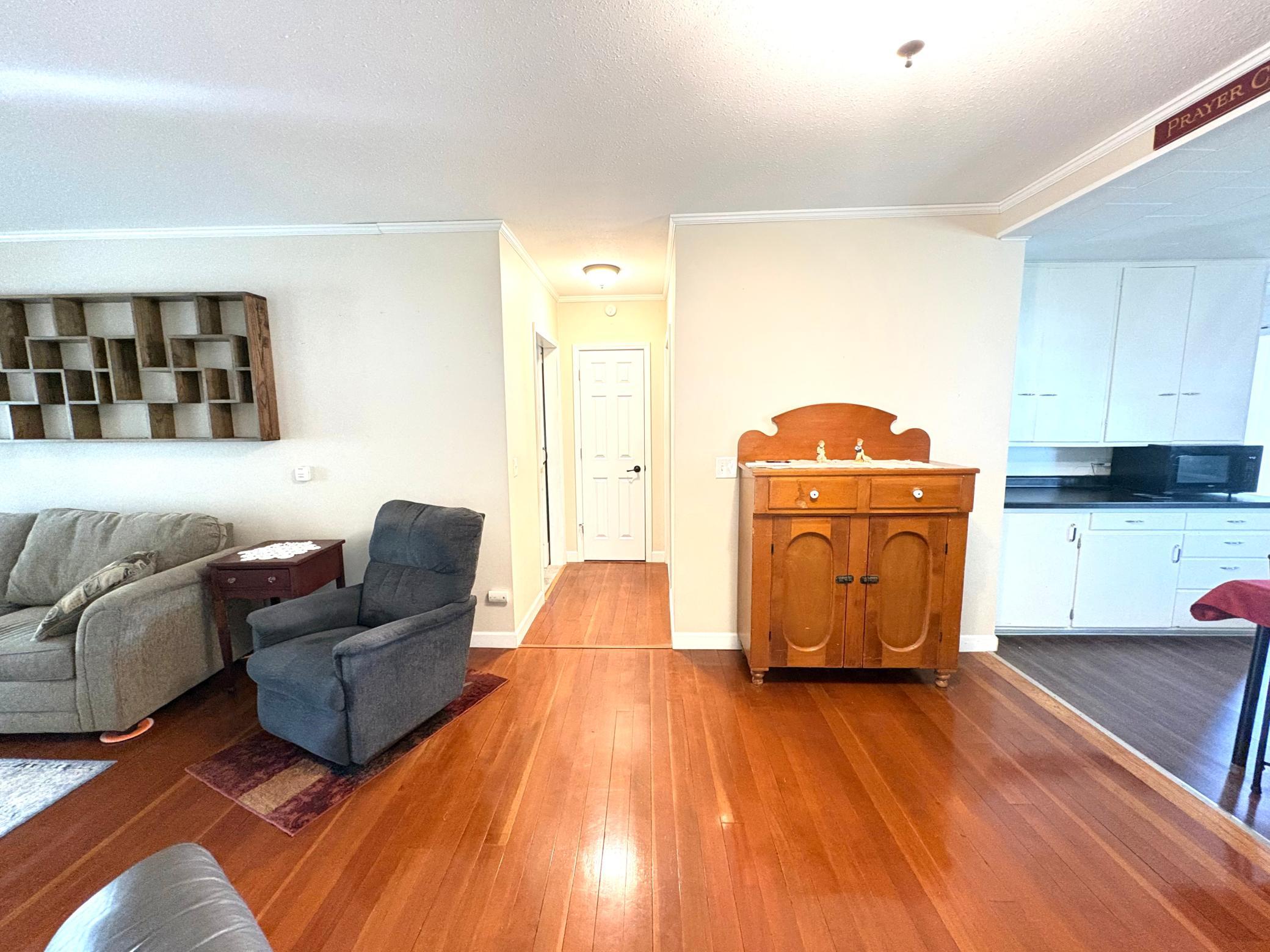 871 7th Street Property Photo 9