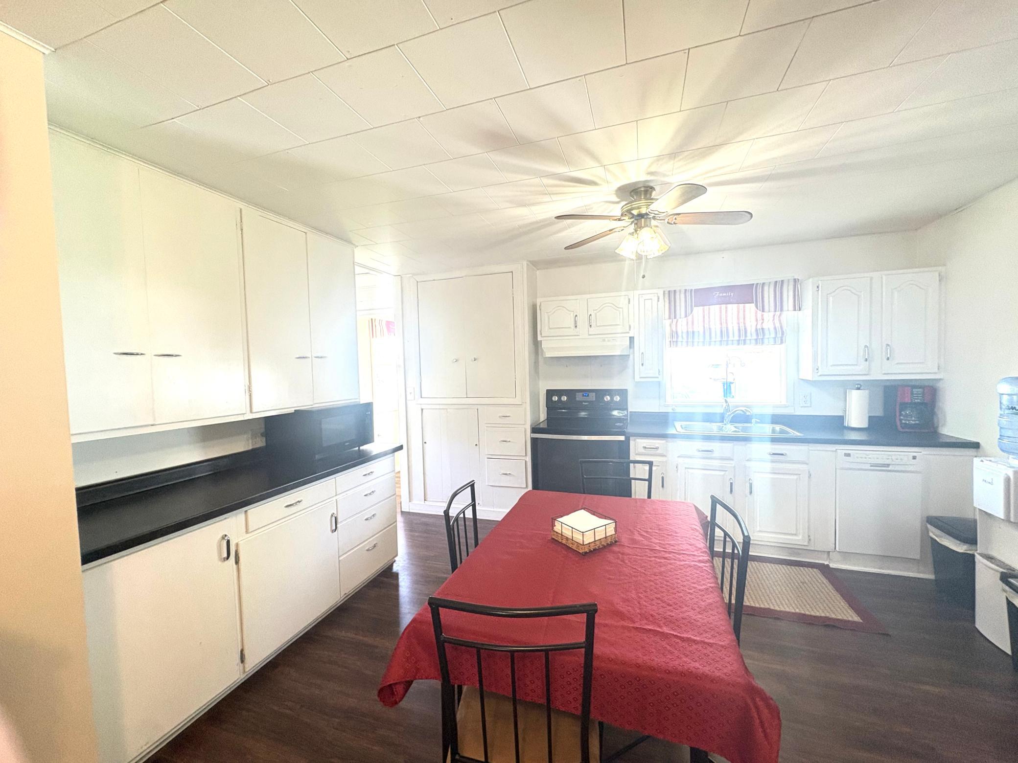 871 7th Street Property Photo 15