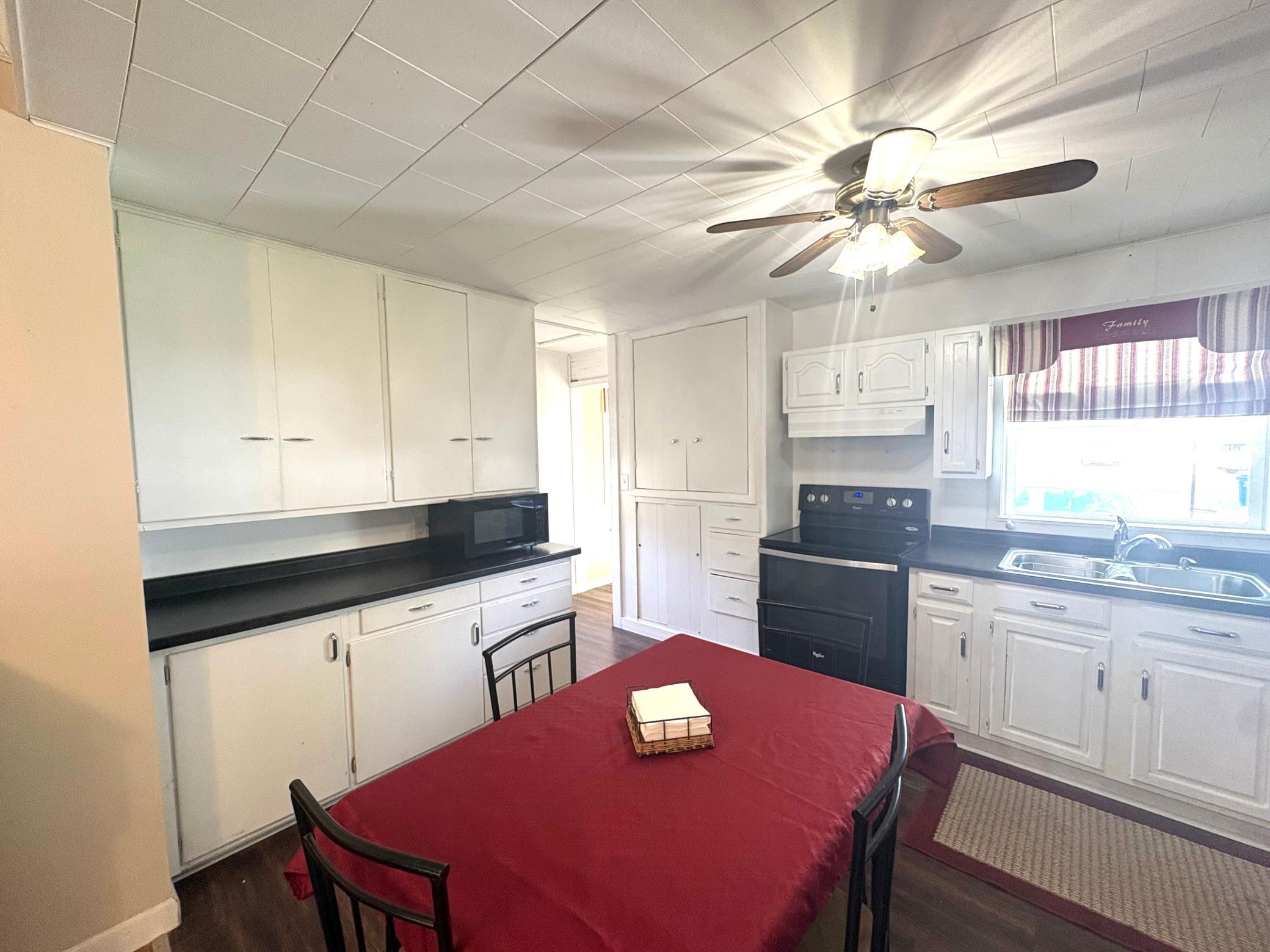 871 7th Street Property Photo 16