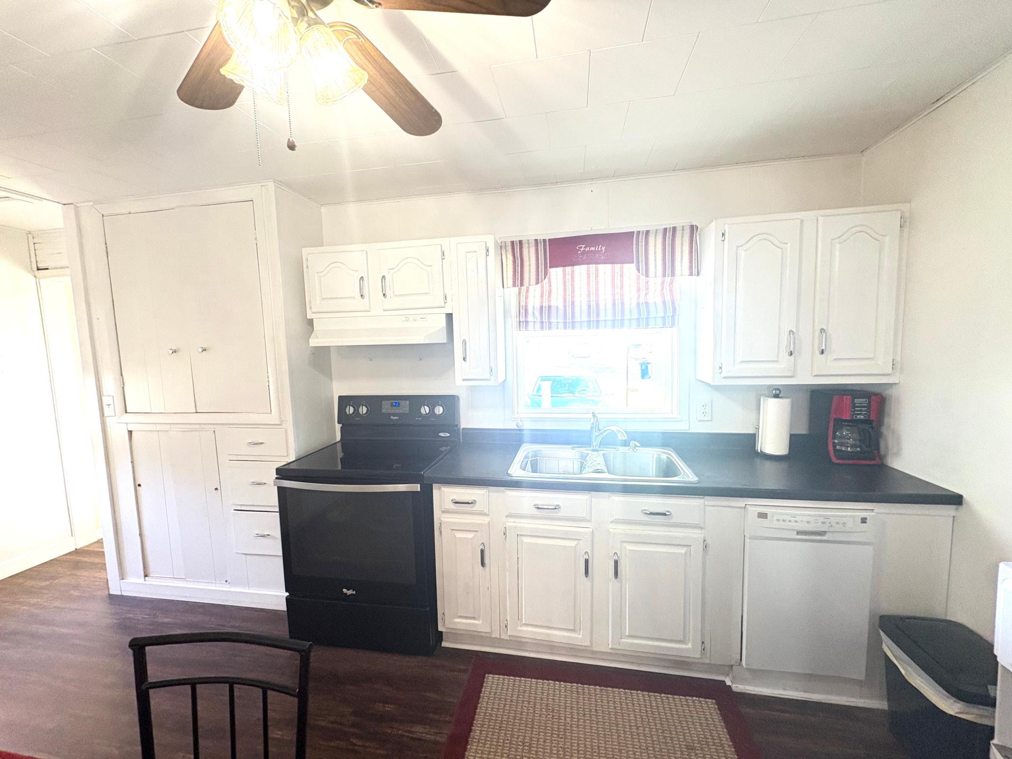 871 7th Street Property Photo 17
