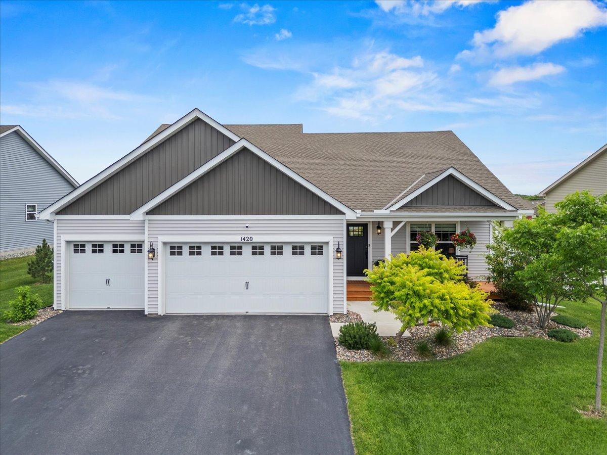 1420 Independence Curve Property Photo 1