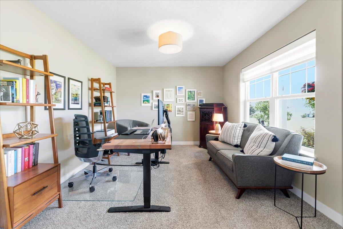 1420 Independence Curve Property Photo 4