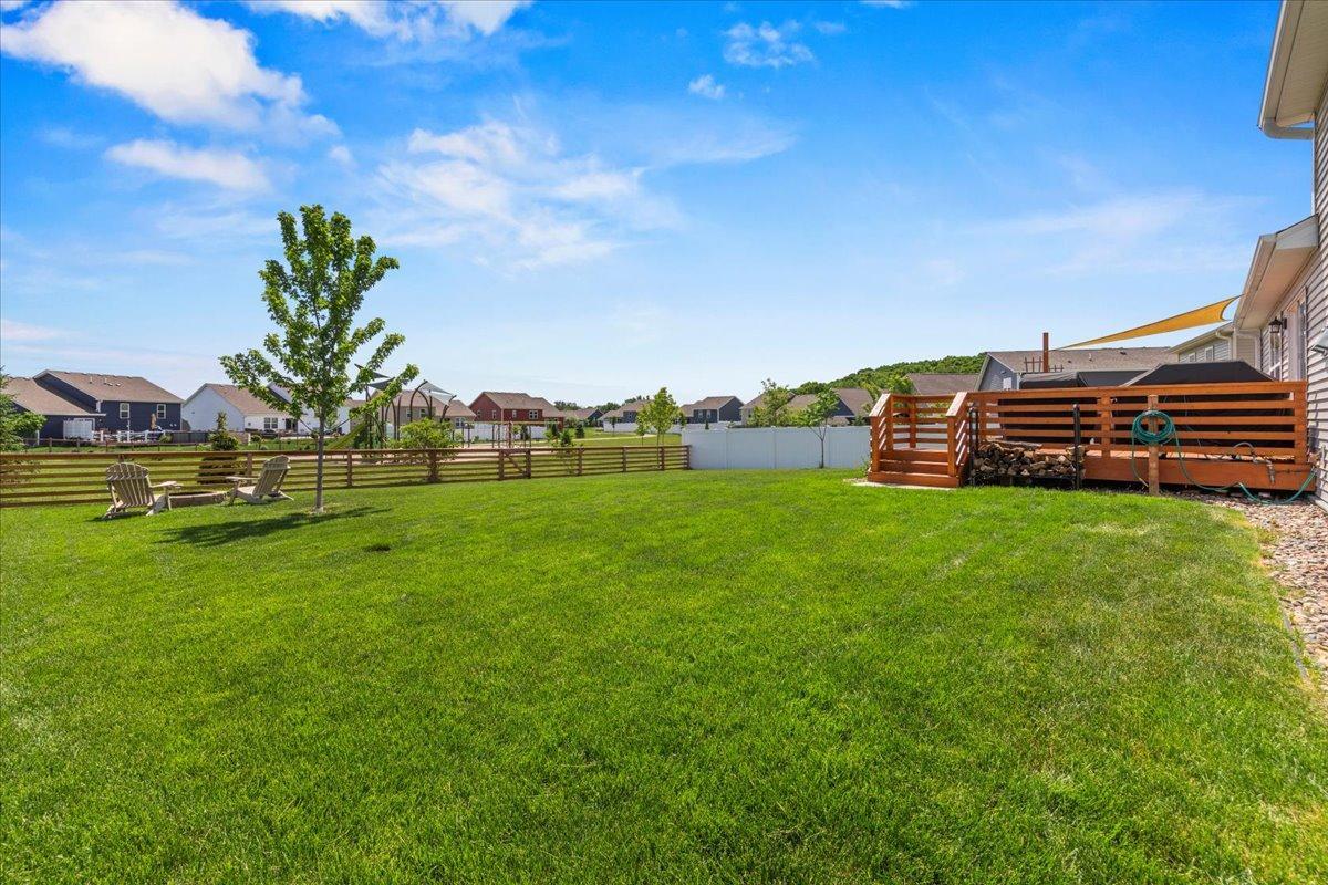 1420 Independence Curve Property Photo 12