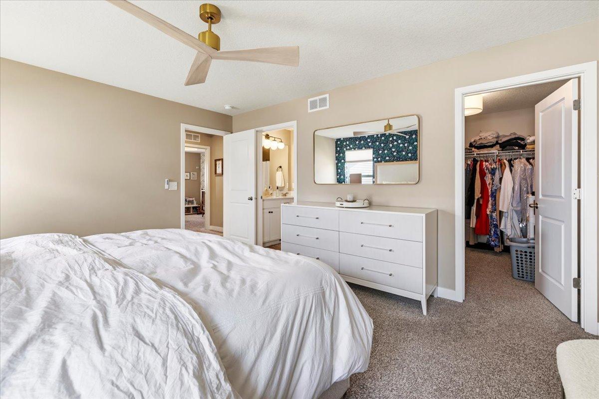 1420 Independence Curve Property Photo 18