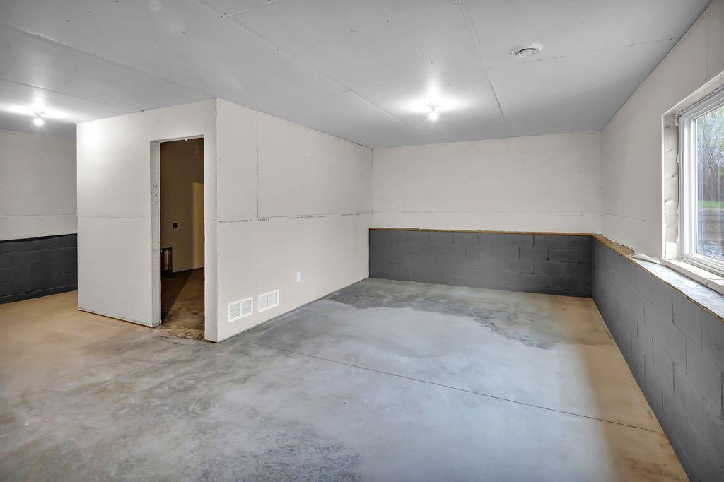 1508 3rd Street S Property Photo 5