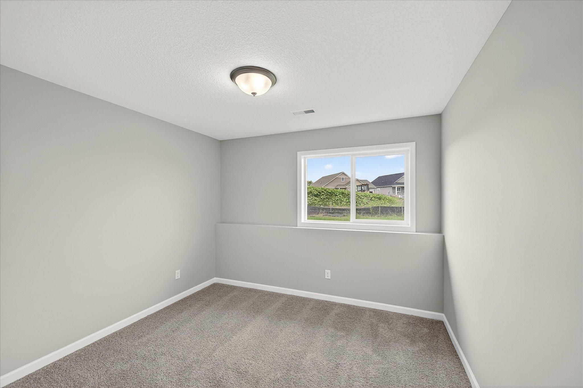 1756 Squirrel Way Property Photo 23