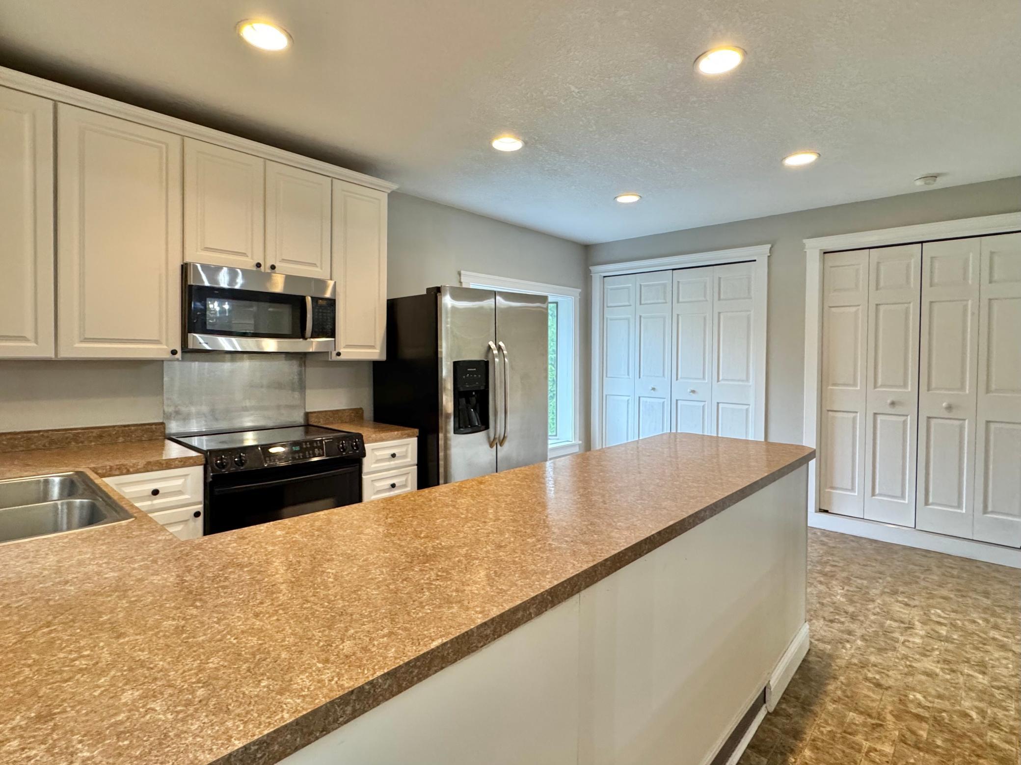 731 College Avenue Property Photo 2