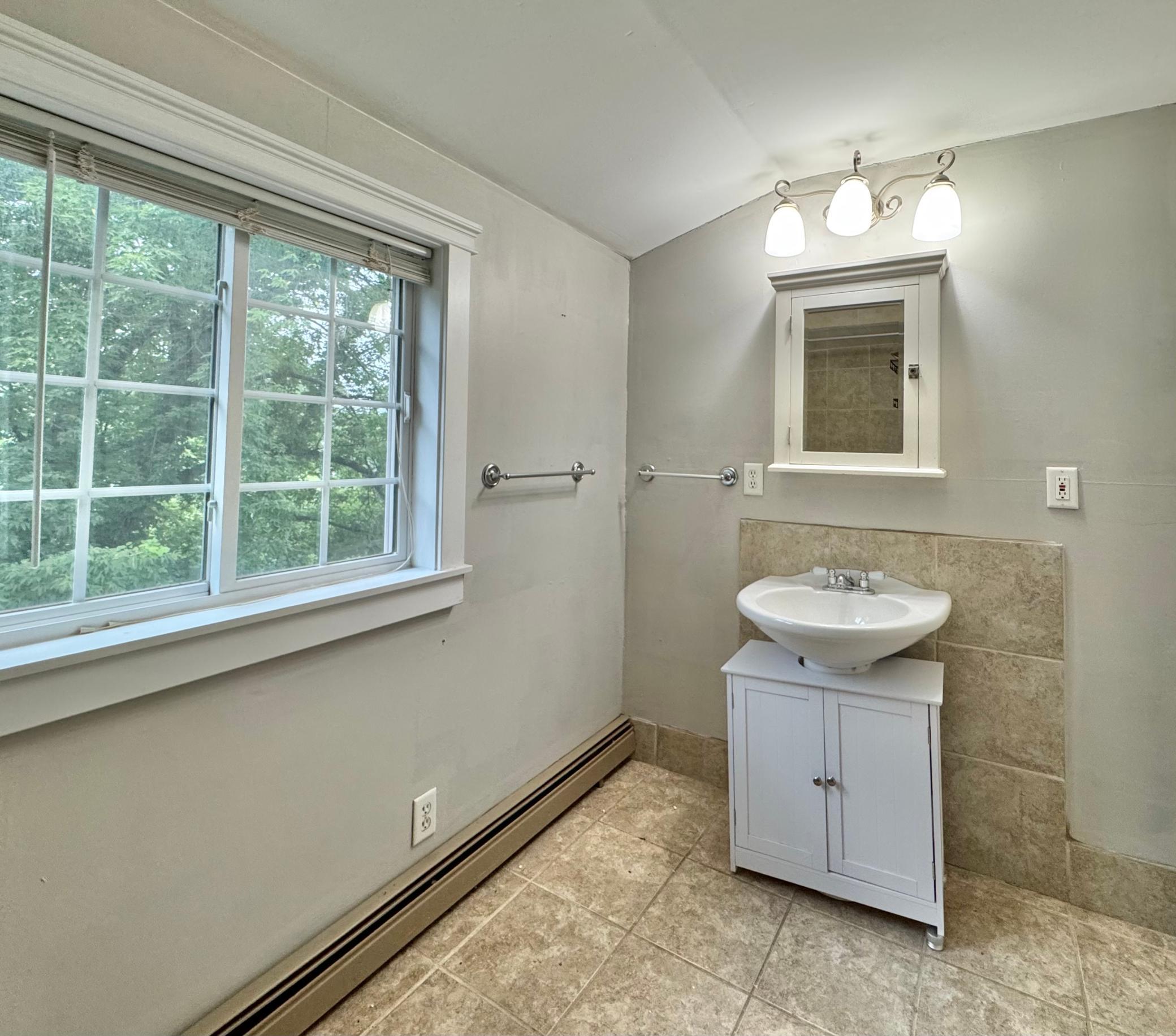 731 College Avenue Property Photo 9