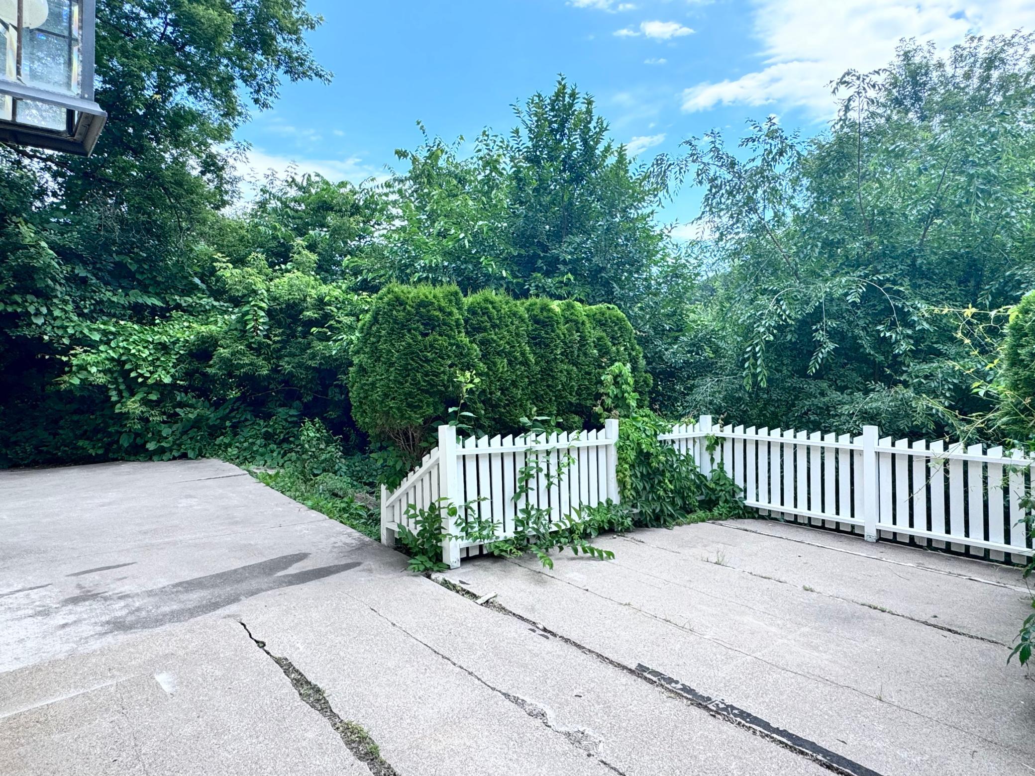 731 College Avenue Property Photo 23
