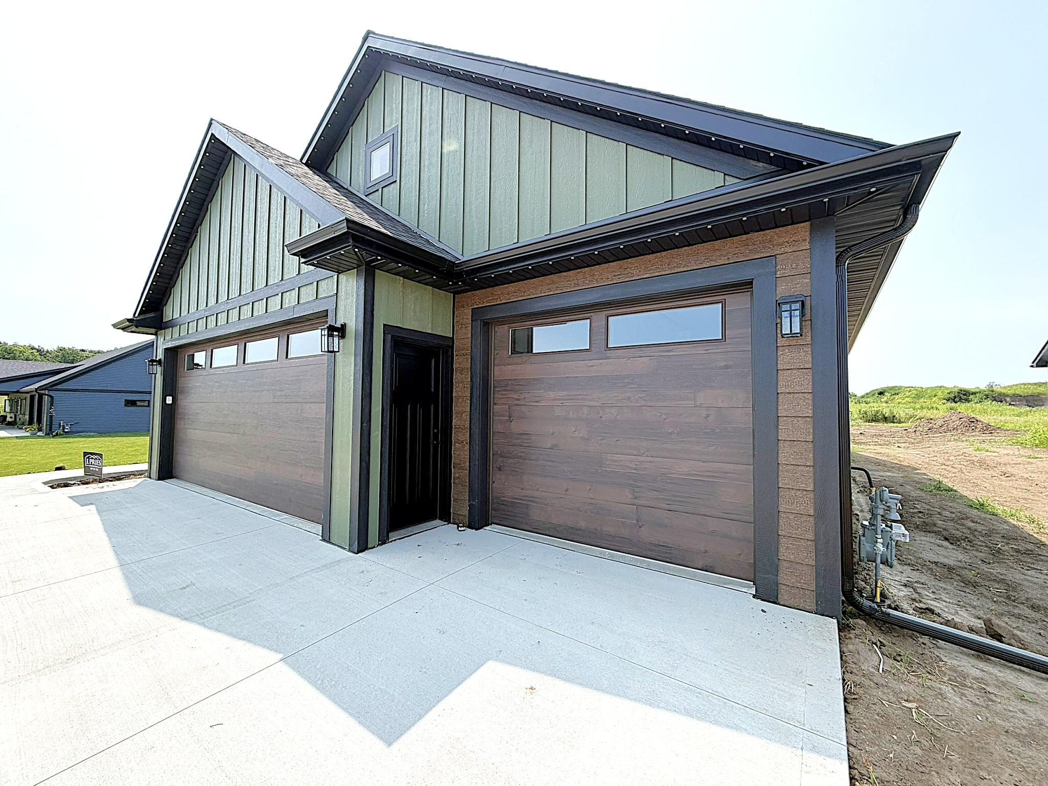 145 Rolling Hills Drive Property Photo 2