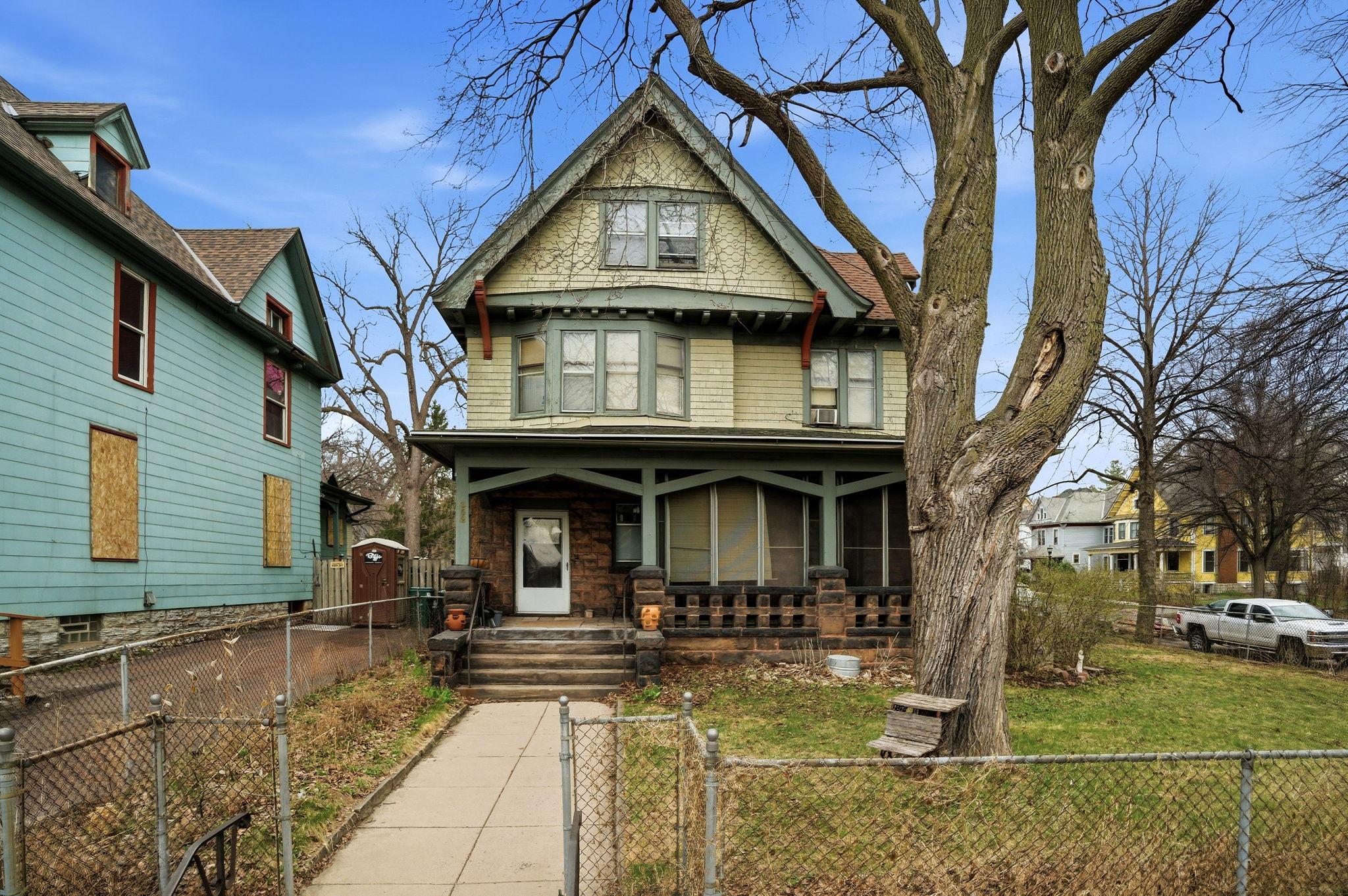352 Bates Avenue Property Photo 1