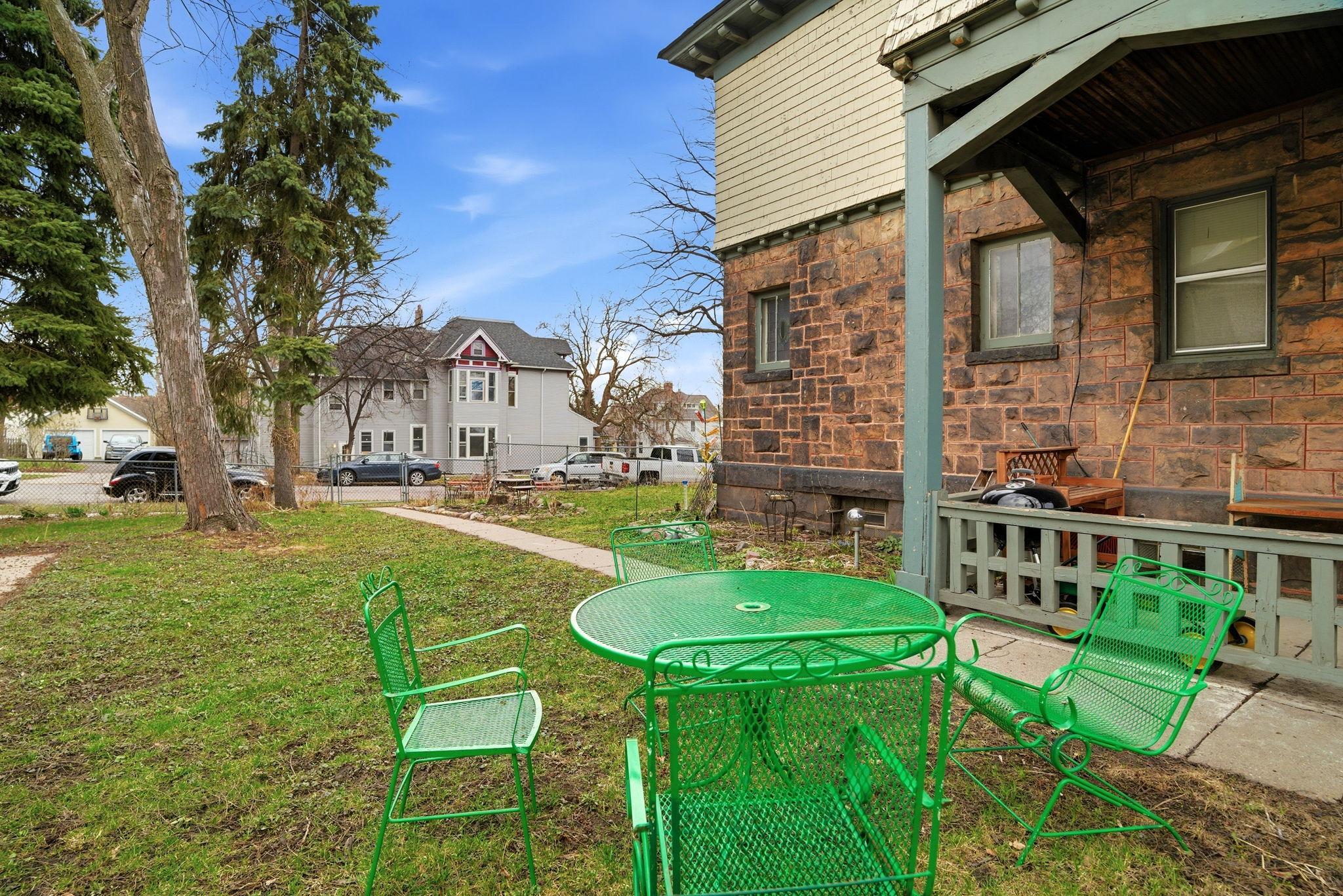 352 Bates Avenue Property Photo 5