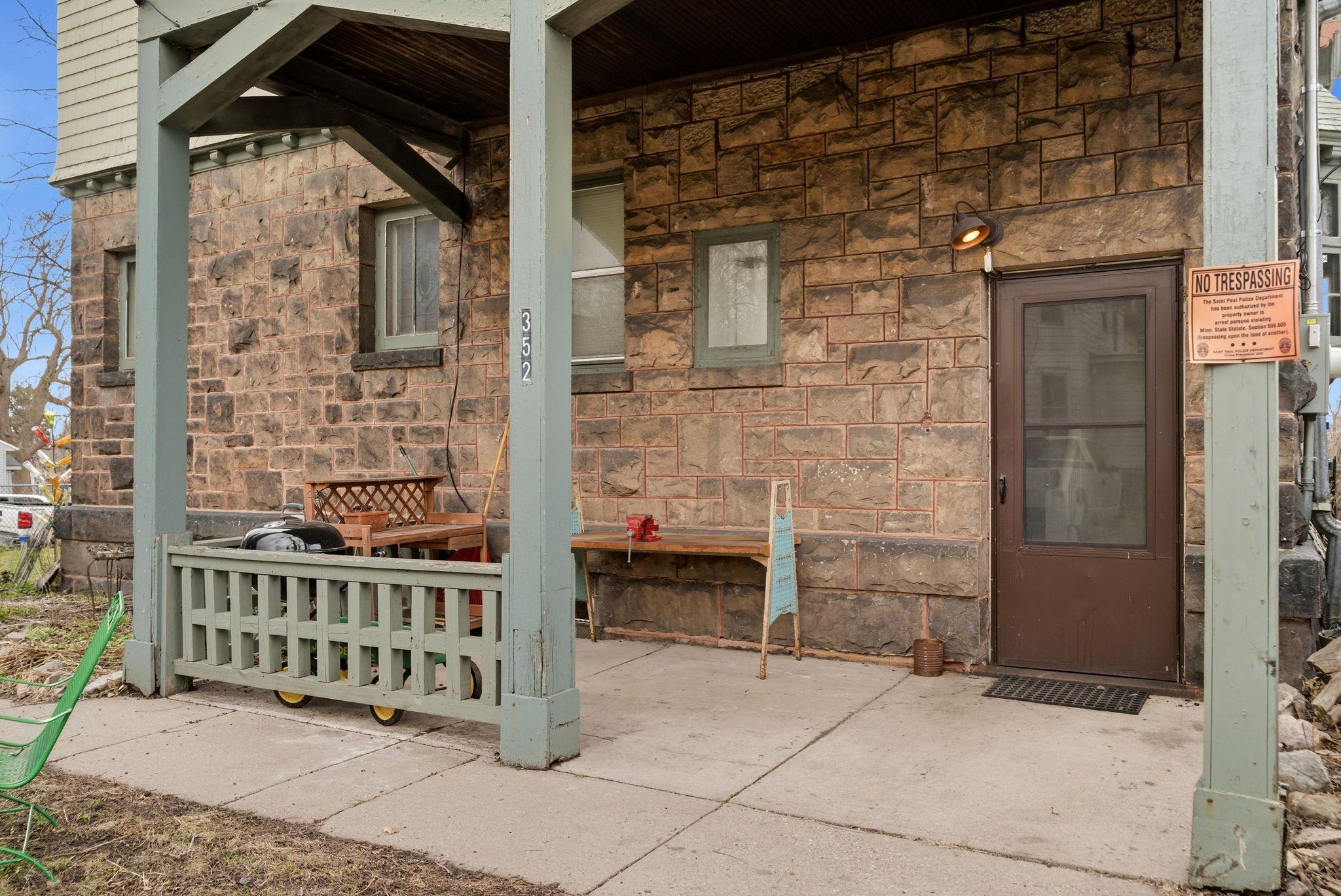 352 Bates Avenue Property Photo 6