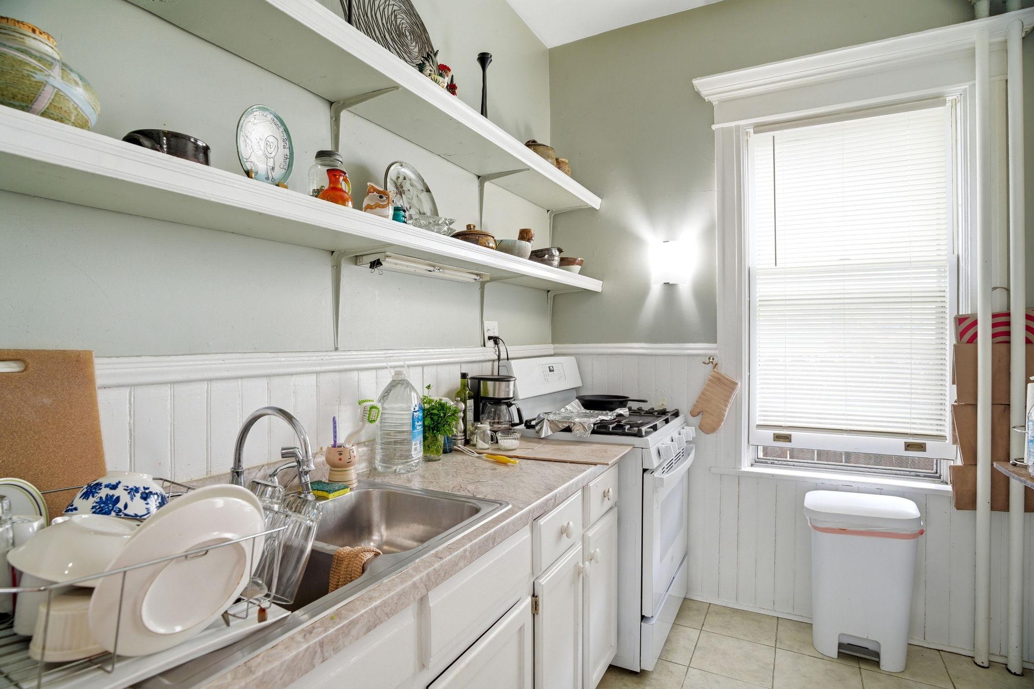 352 Bates Avenue Property Photo 12