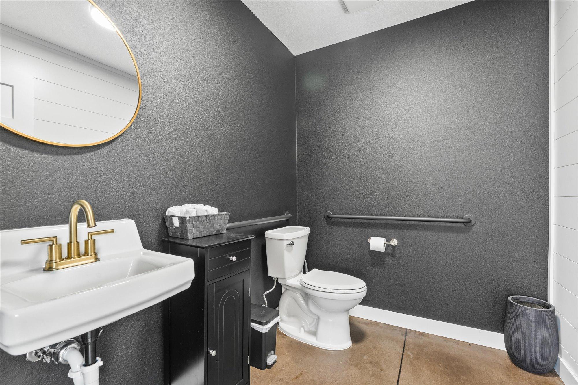 102 Olson Street E Property Photo 18