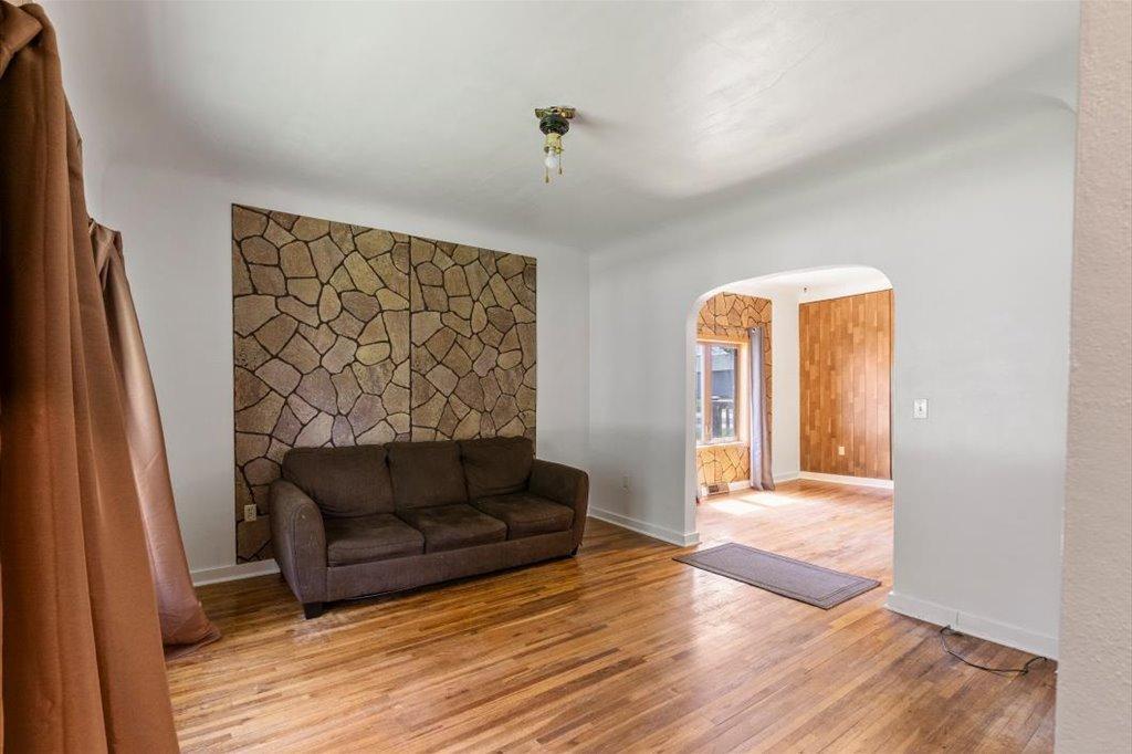 323 4th Street Se Property Photo 6