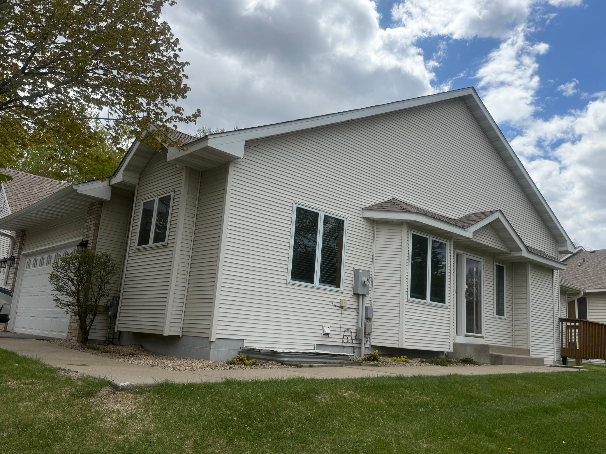834 Wescott Square