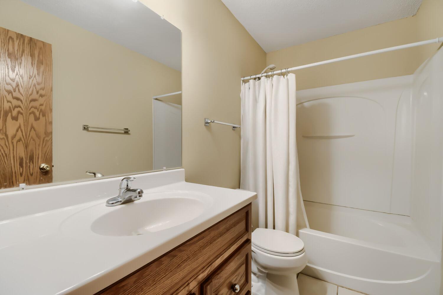 834 Wescott Square Property Photo 14