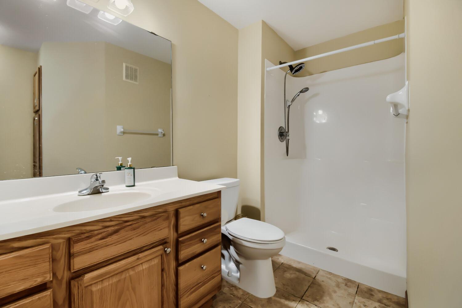 834 Wescott Square Property Photo 15