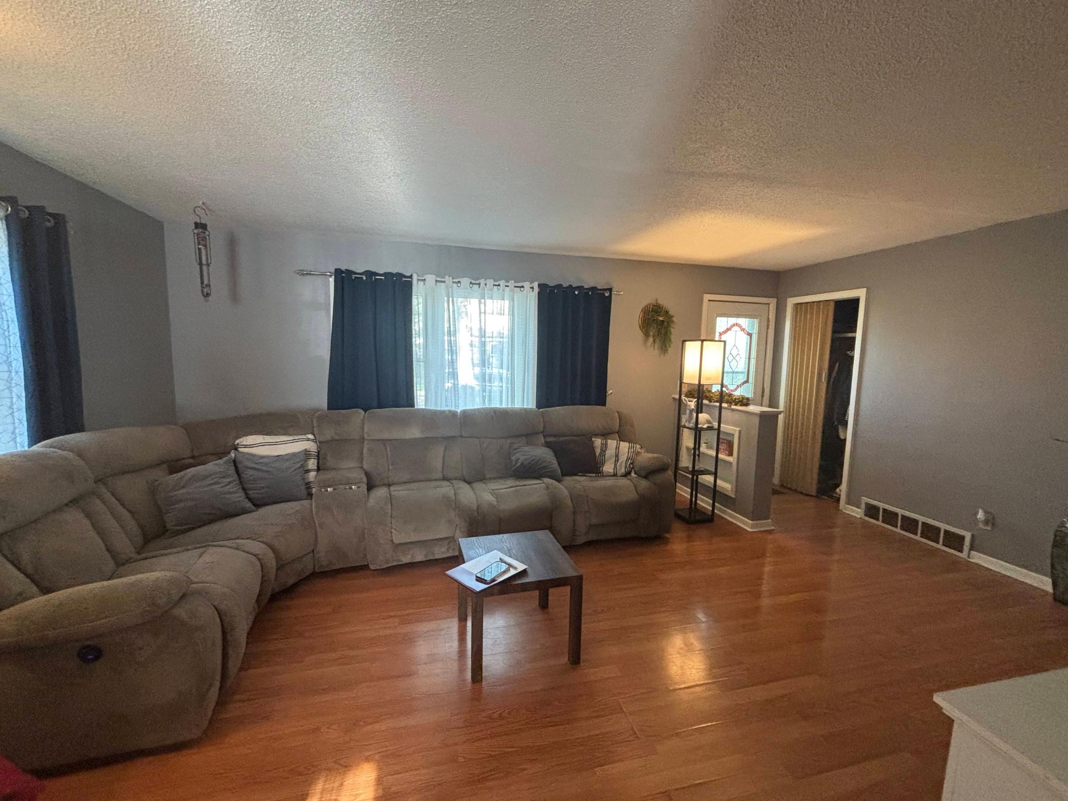 207 S 6th Street Property Photo 6