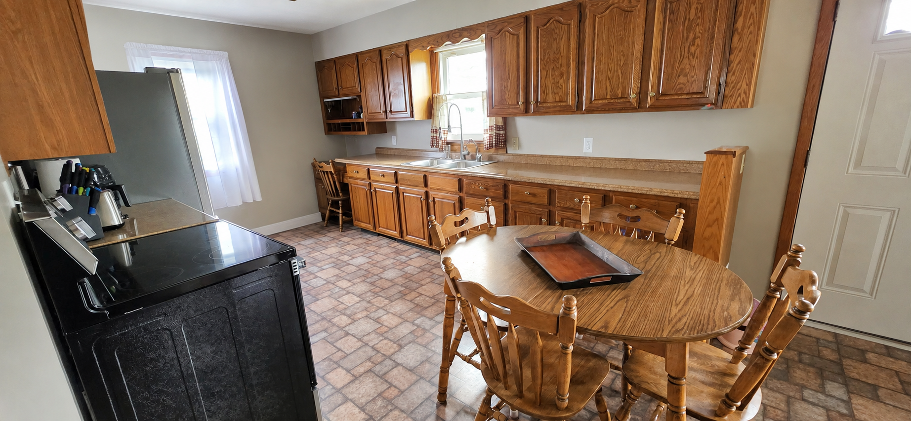 913 E Elm Street Property Photo 2
