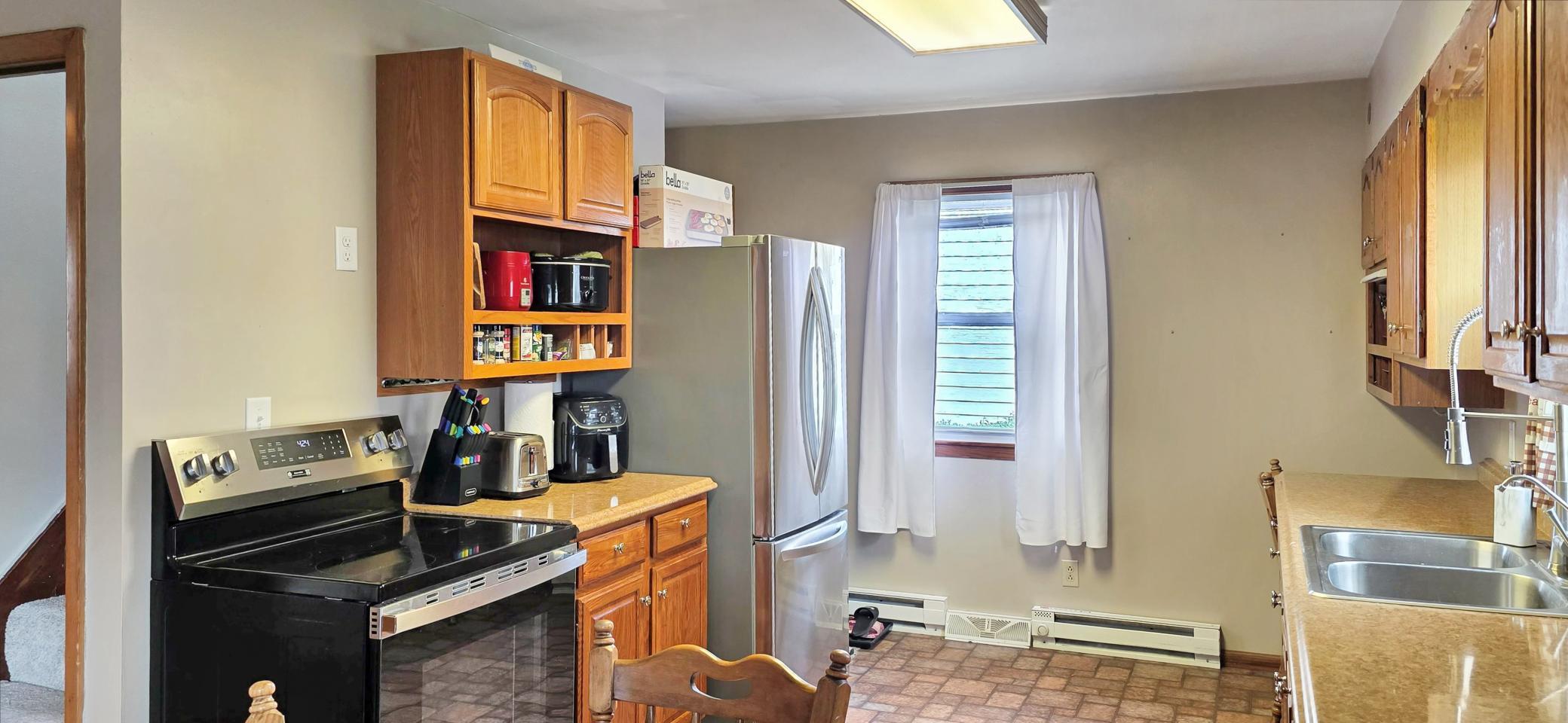 913 E Elm Street Property Photo 3