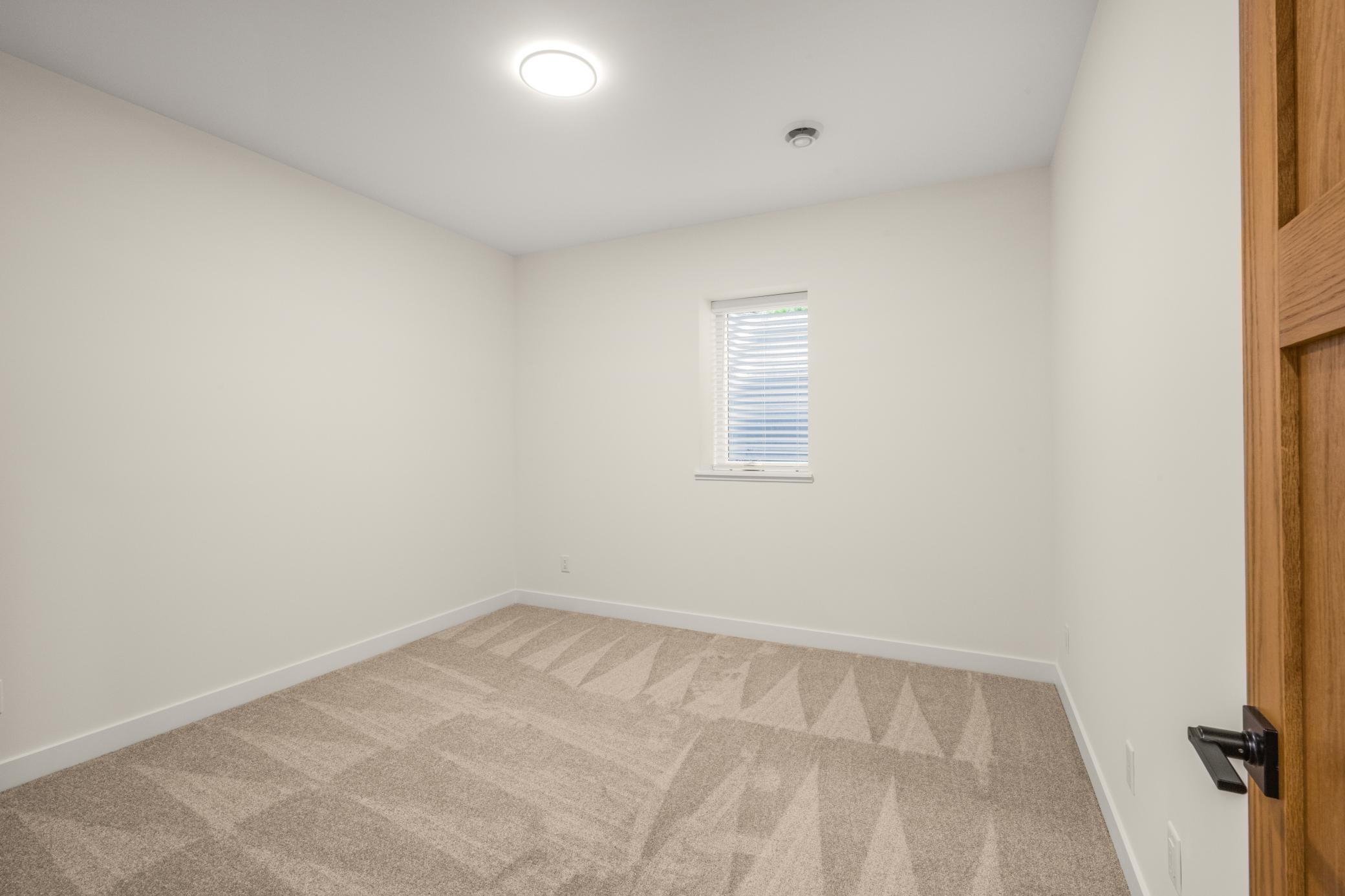 3213 Holmes Avenue S Property Photo 28