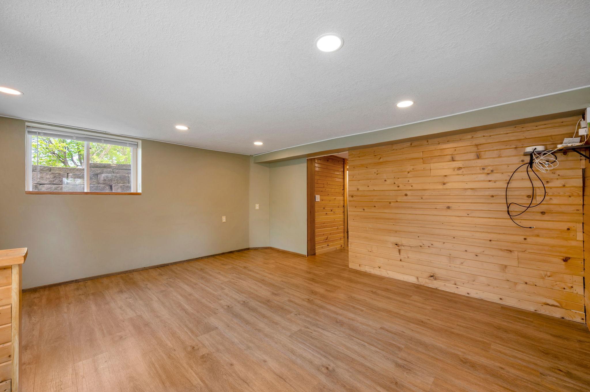 104 Frank Avenue Ne Property Photo 55