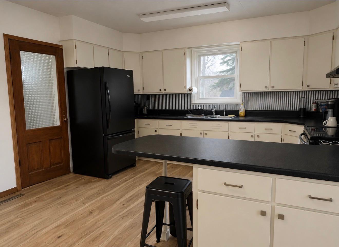 508 E Main Avenue Property Photo 5